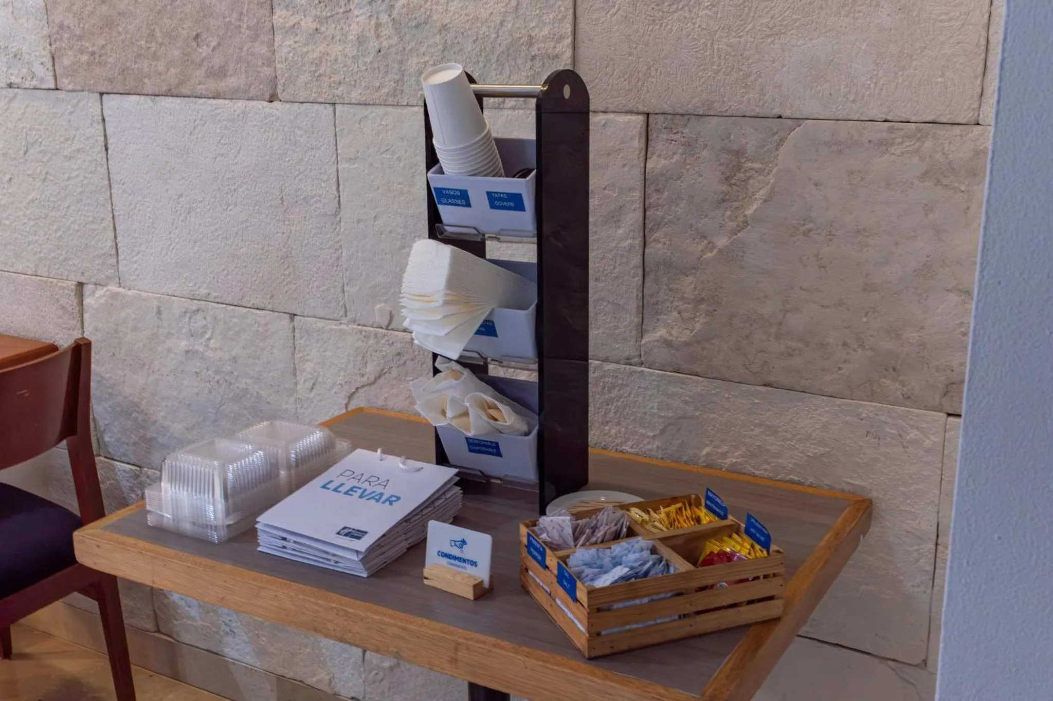 Lounge or bar in Holiday Inn Express Mexico Reforma by IHG