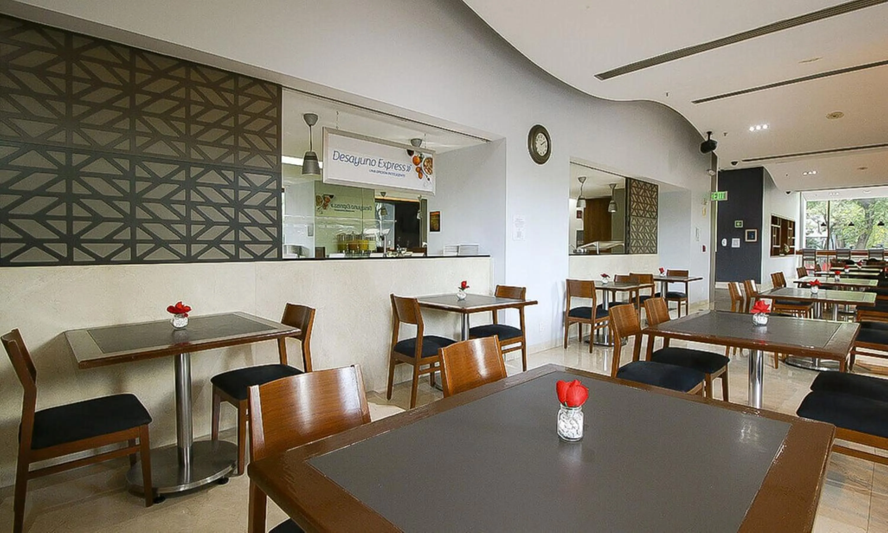 Breakfast in Holiday Inn Express Mexico Reforma by IHG