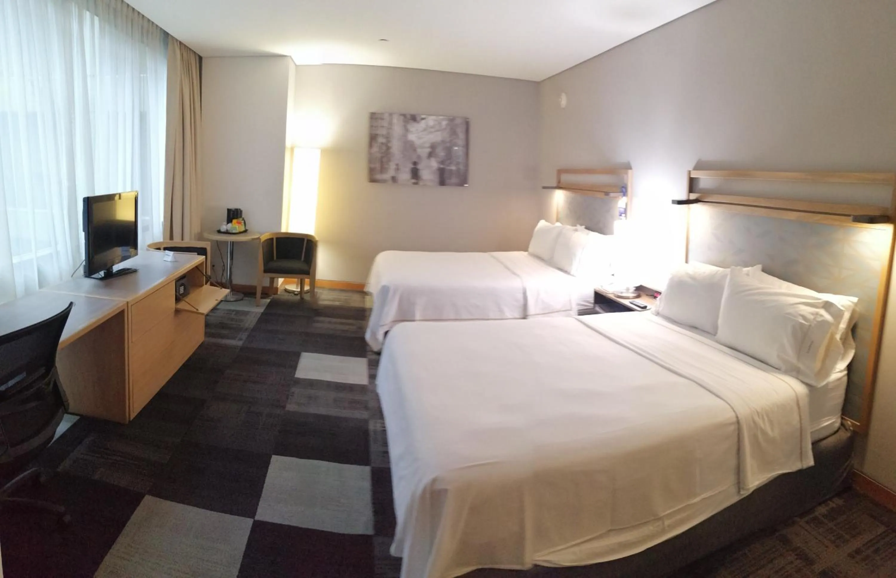 Bed in Holiday Inn Express Mexico Reforma by IHG