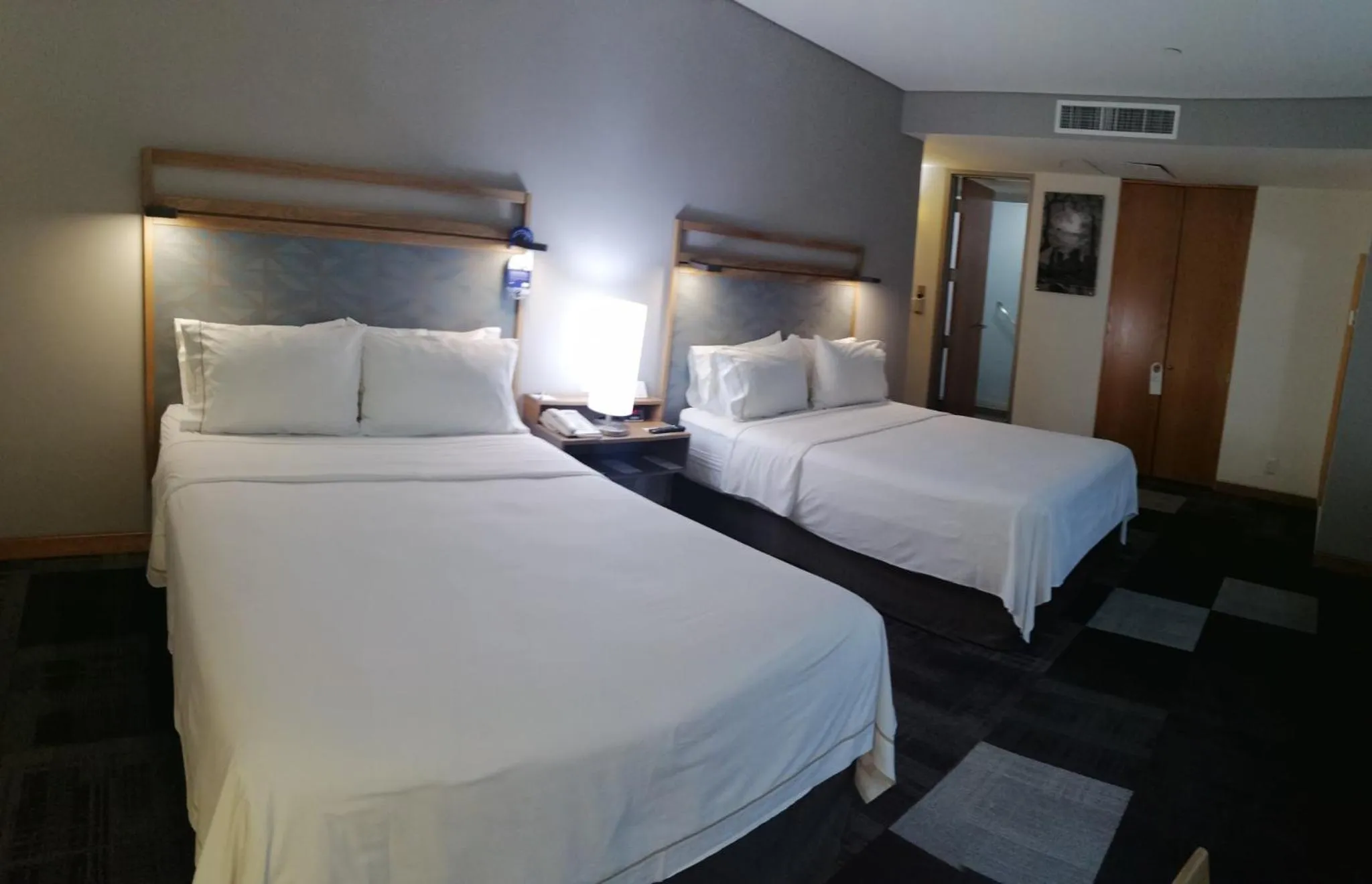 Photo of the whole room, Bed in Holiday Inn Express Mexico Reforma by IHG