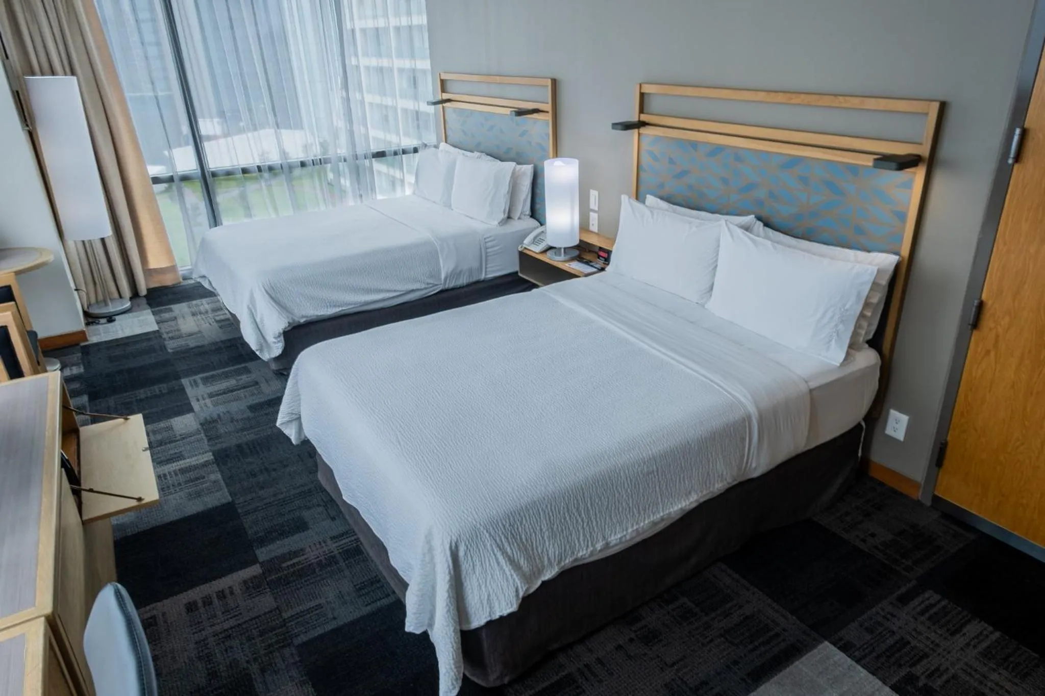 Photo of the whole room, Bed in Holiday Inn Express Mexico Reforma by IHG