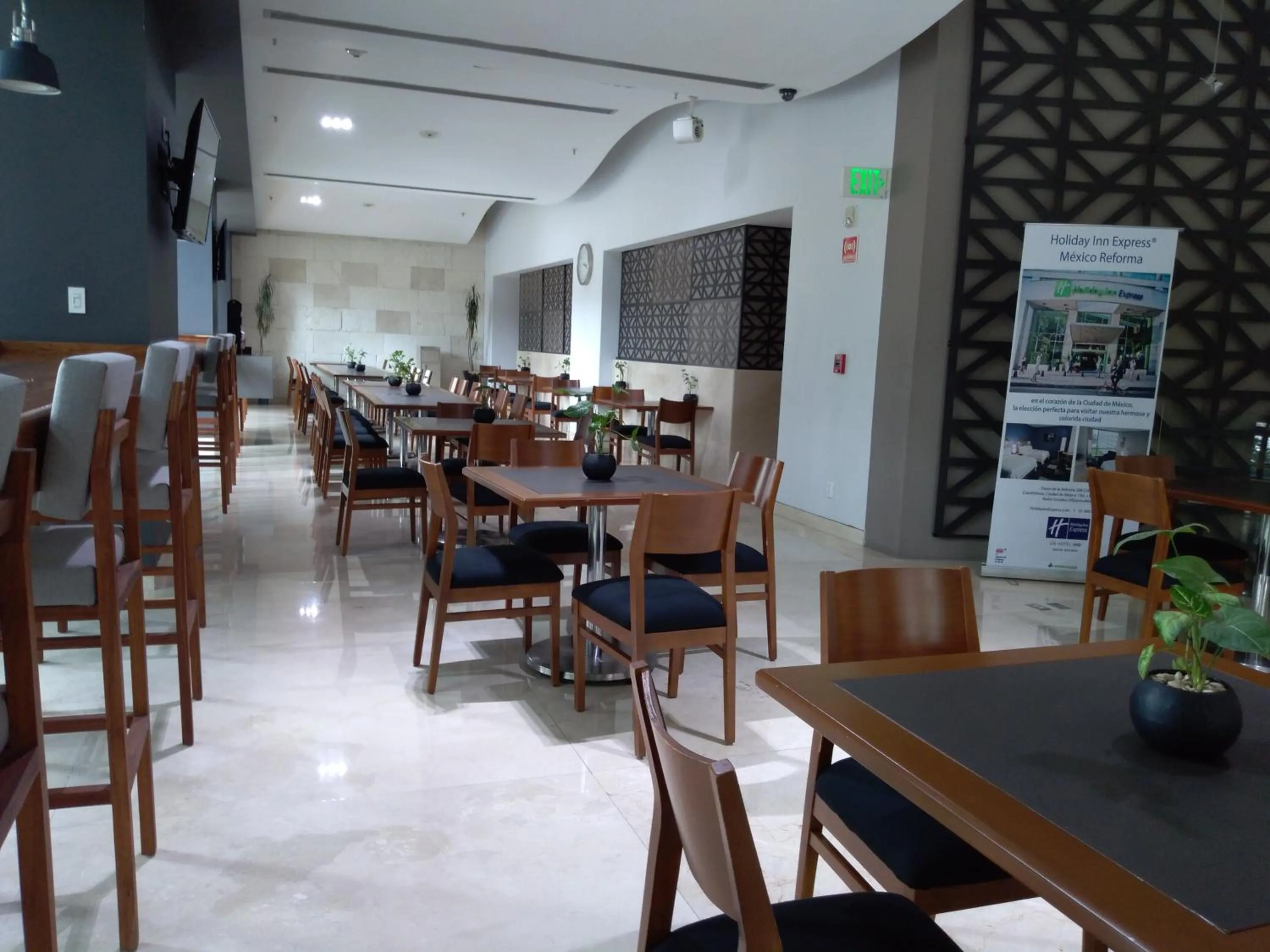 Breakfast in Holiday Inn Express Mexico Reforma by IHG