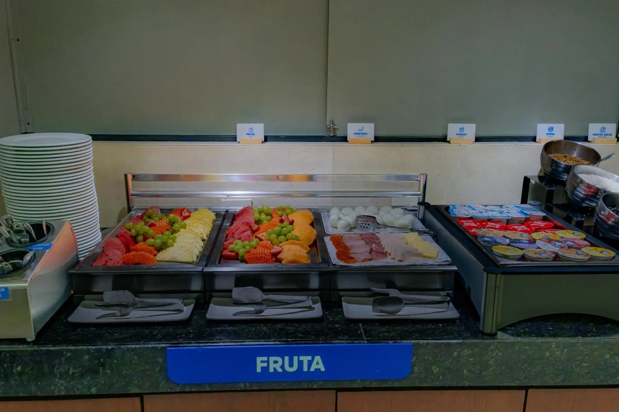 Breakfast in Holiday Inn Express Mexico Reforma by IHG