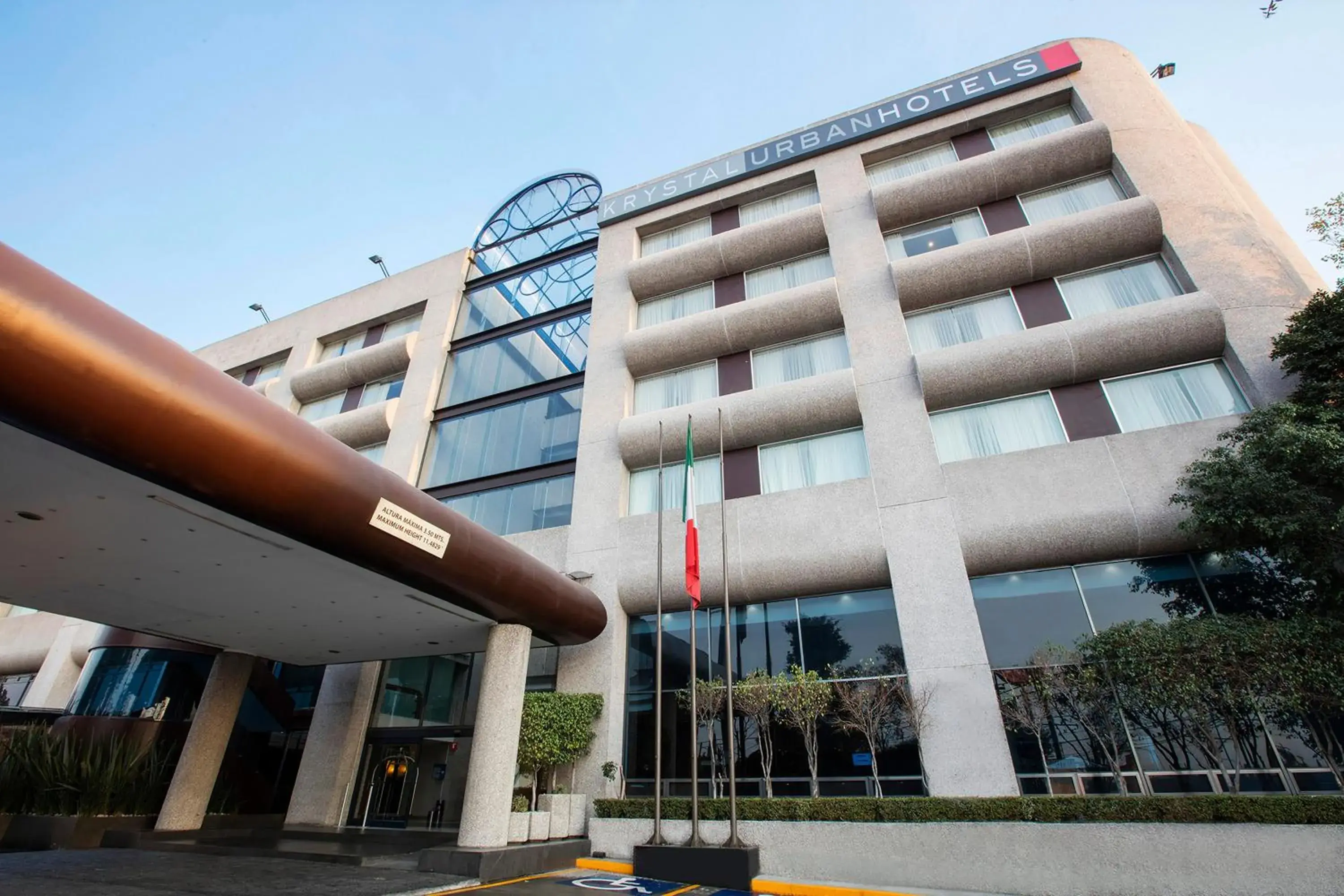 Facade/entrance in Krystal Urban Aeropuerto Ciudad de Mexico Facade/entrance in Krystal Urban Aeropuerto Ciudad de Mexico