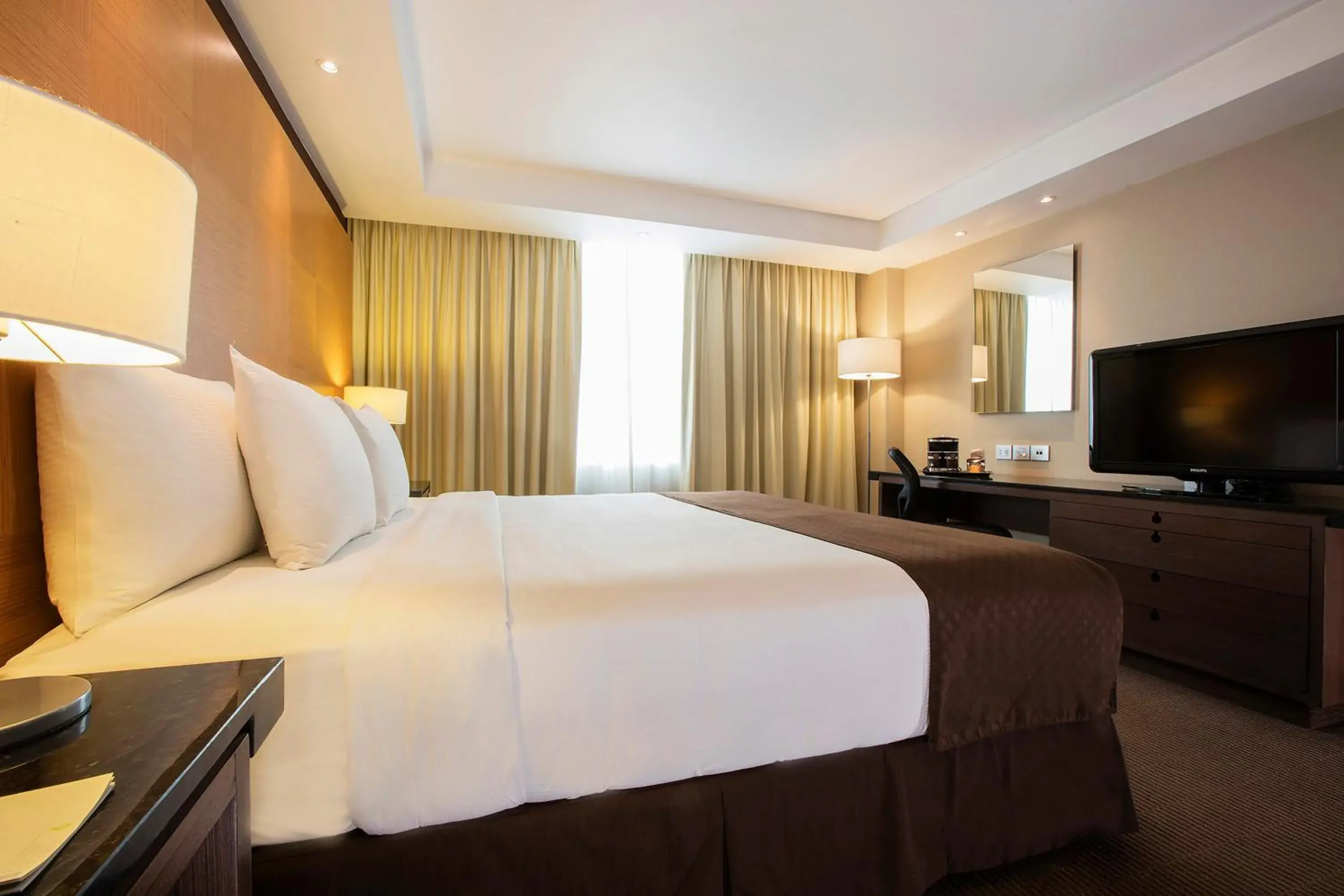 Photo of the whole room, Bed in Krystal Urban Aeropuerto Ciudad de Mexico Photo of the whole room, Bed in Krystal Urban Aeropuerto Ciudad de Mexico