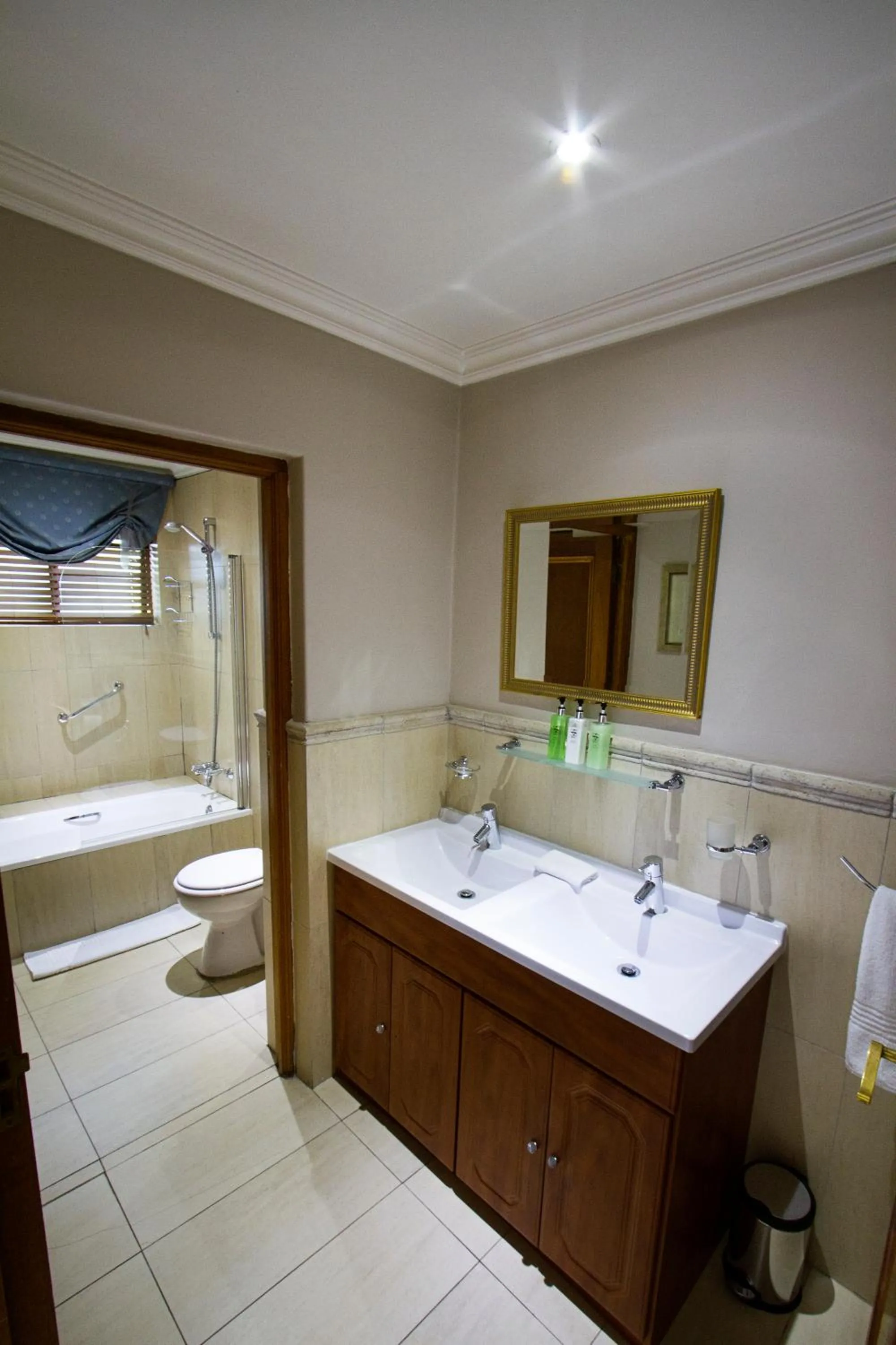 Bathroom in Bellgrove Guest House Sandton