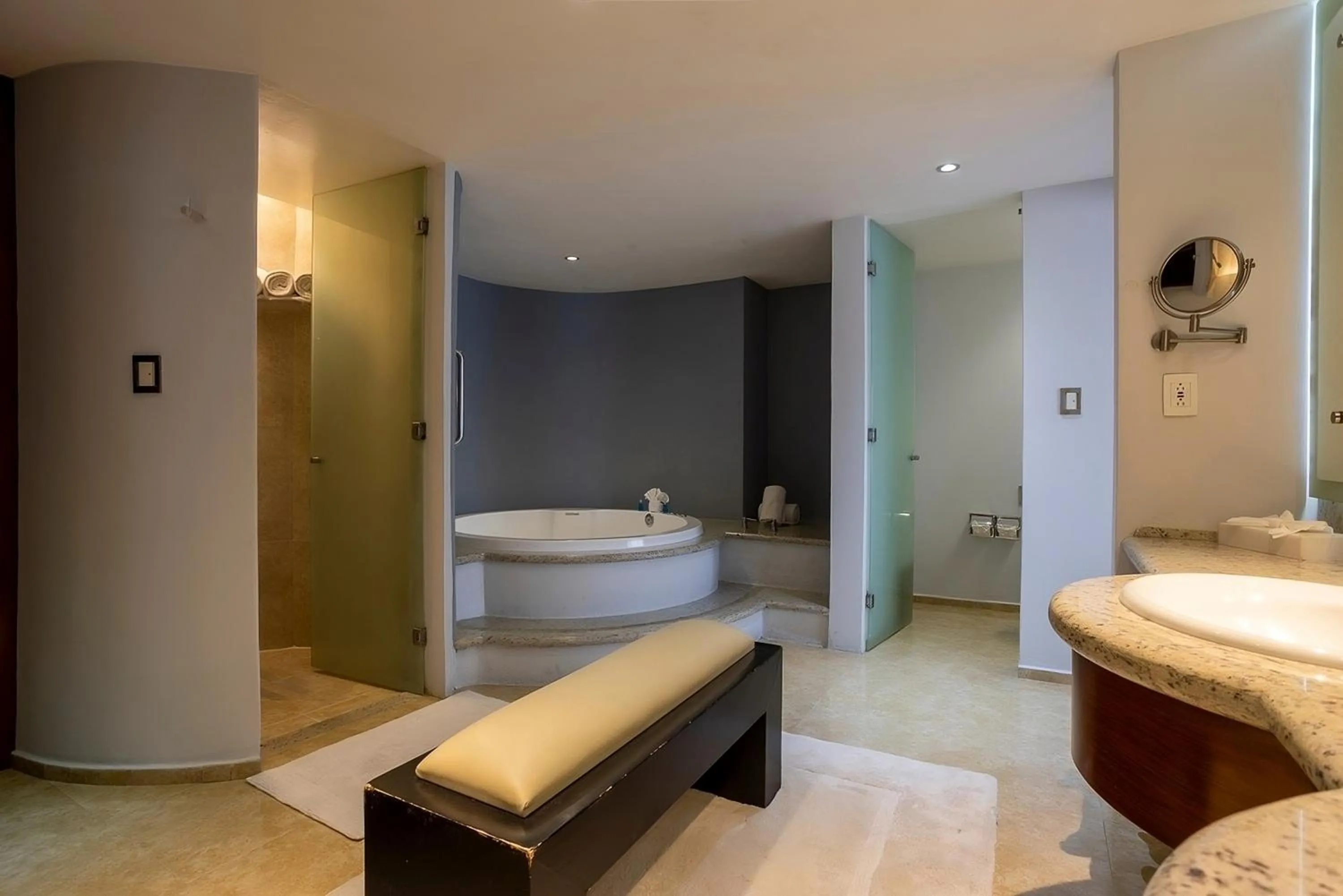 Bathroom in Holiday Inn Puebla Finsa by IHG