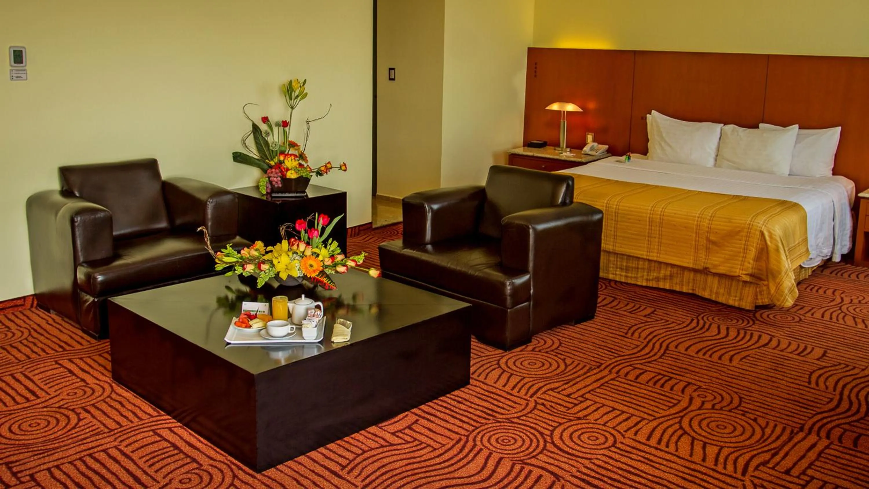 Photo of the whole room, Bed in Holiday Inn Puebla Finsa by IHG