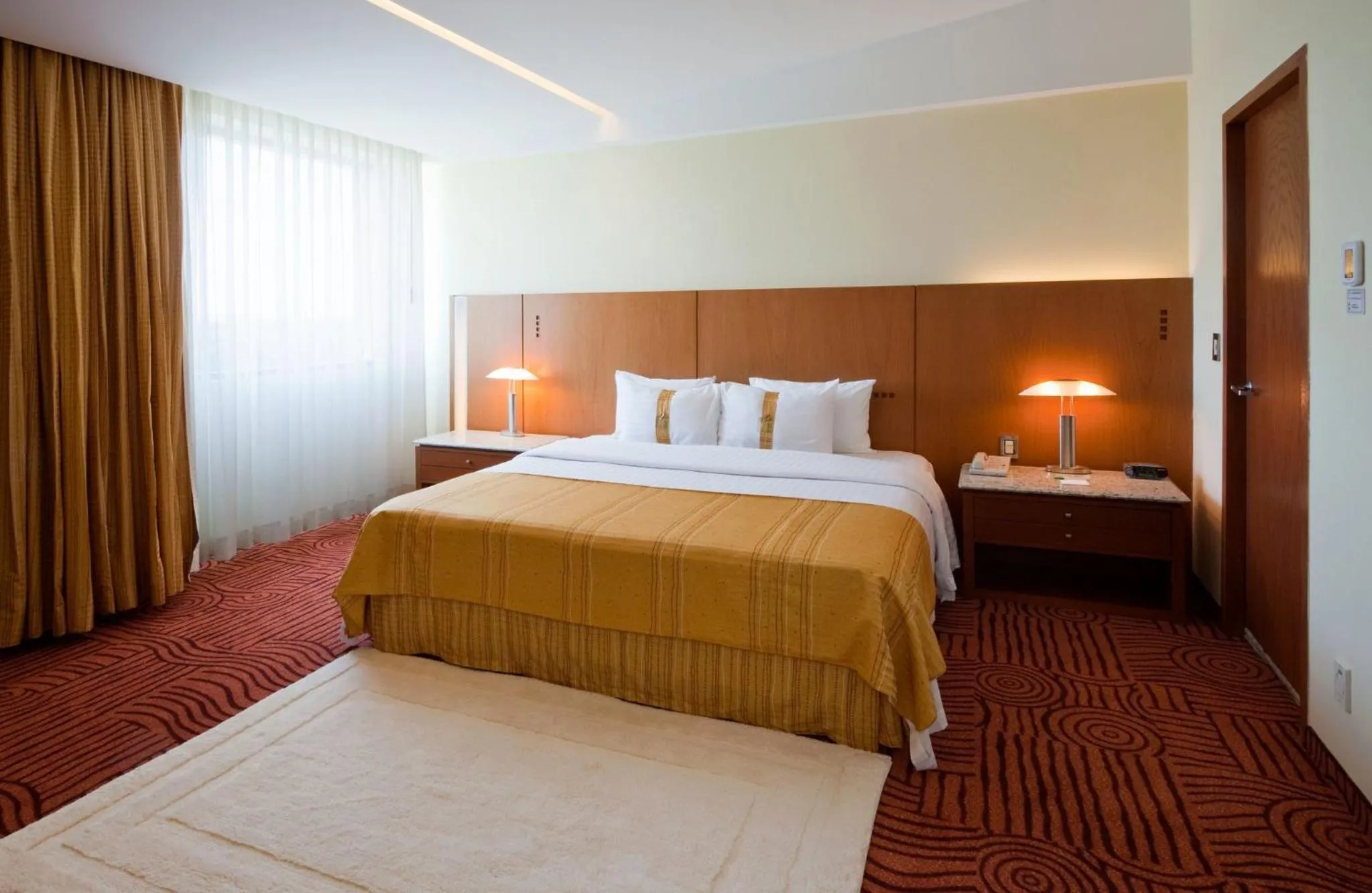 Photo of the whole room, Bed in Holiday Inn Puebla Finsa by IHG