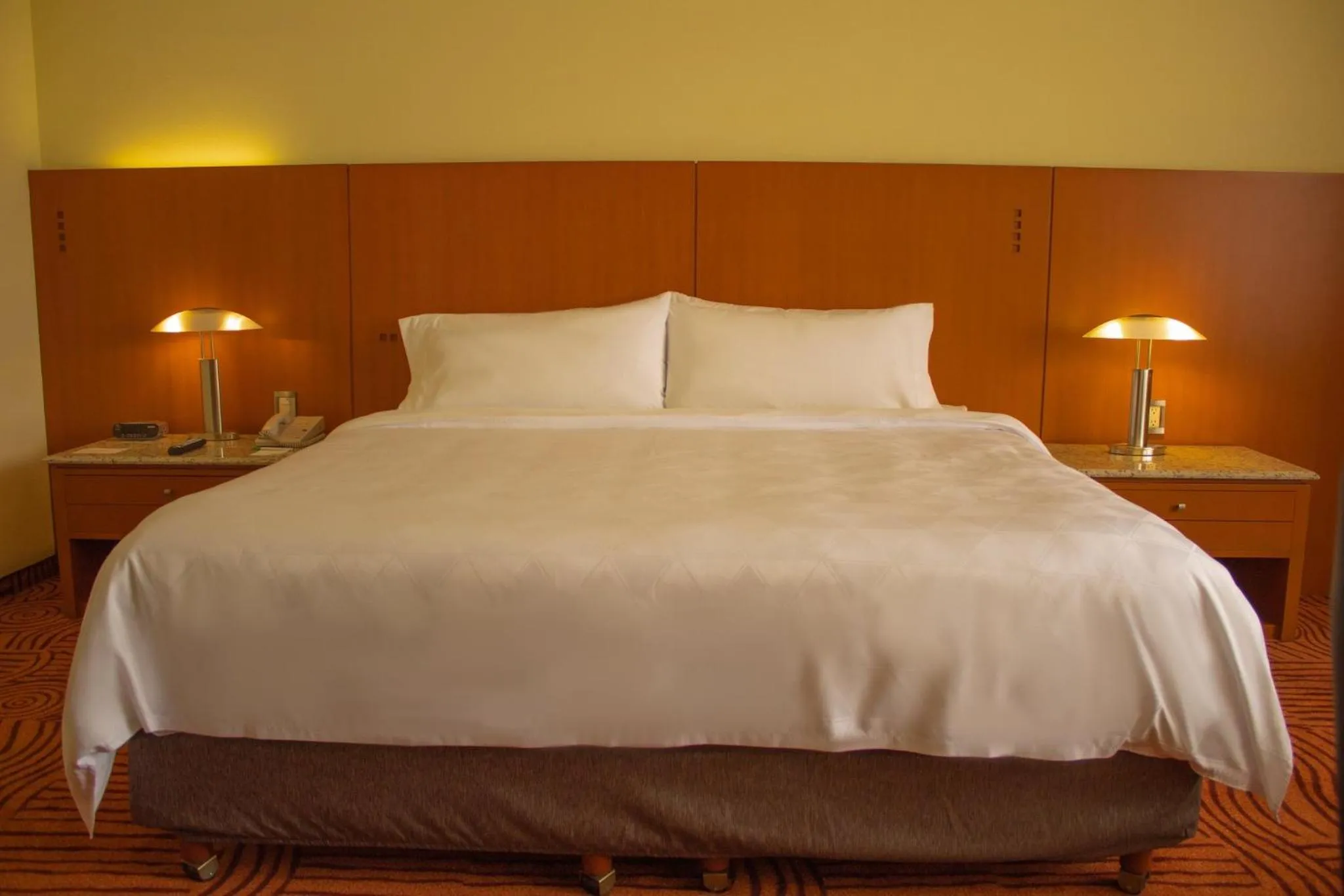 Photo of the whole room, Bed in Holiday Inn Puebla Finsa by IHG