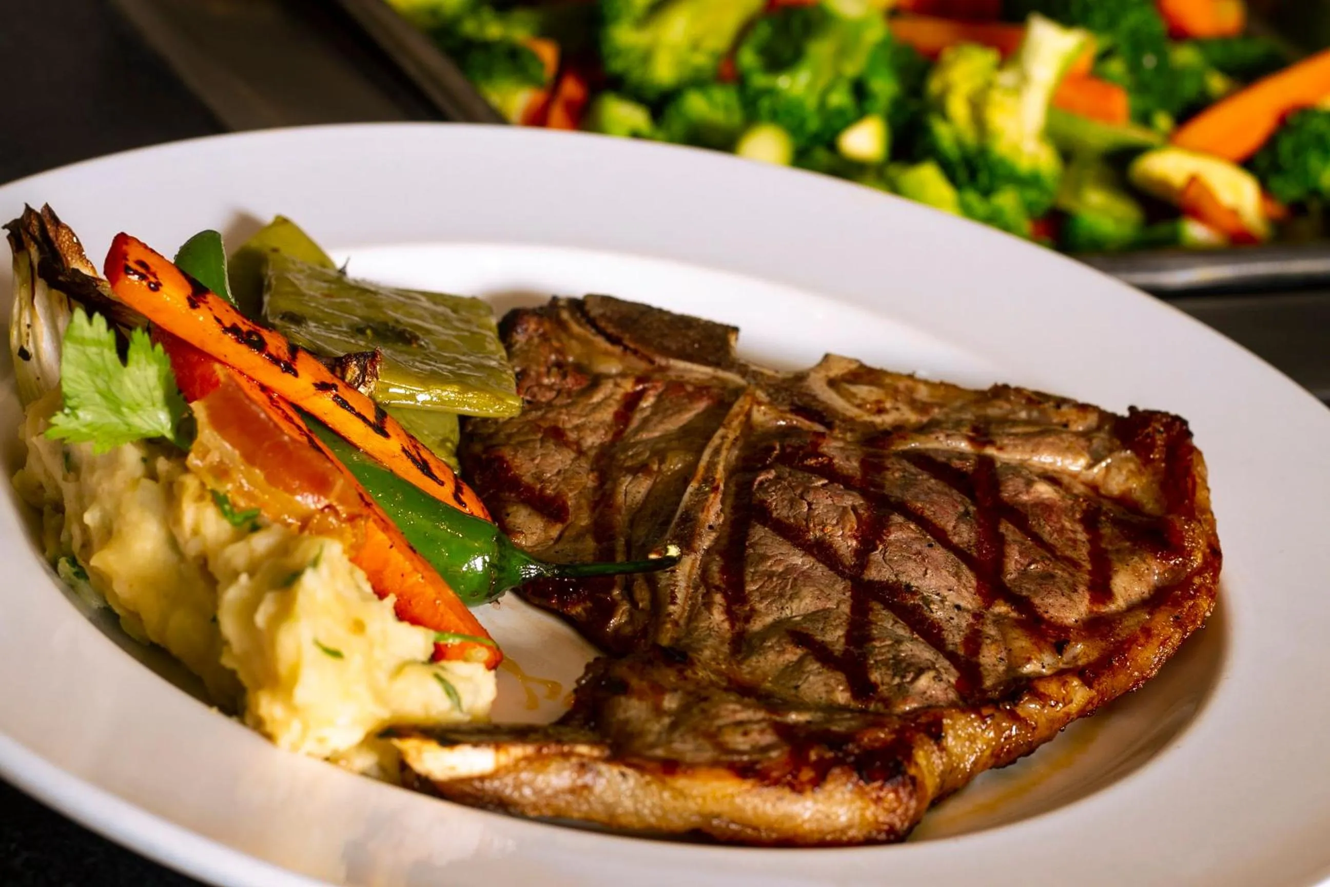 Restaurant/places to eat in Crowne Plaza Hotel Monterrey by IHG