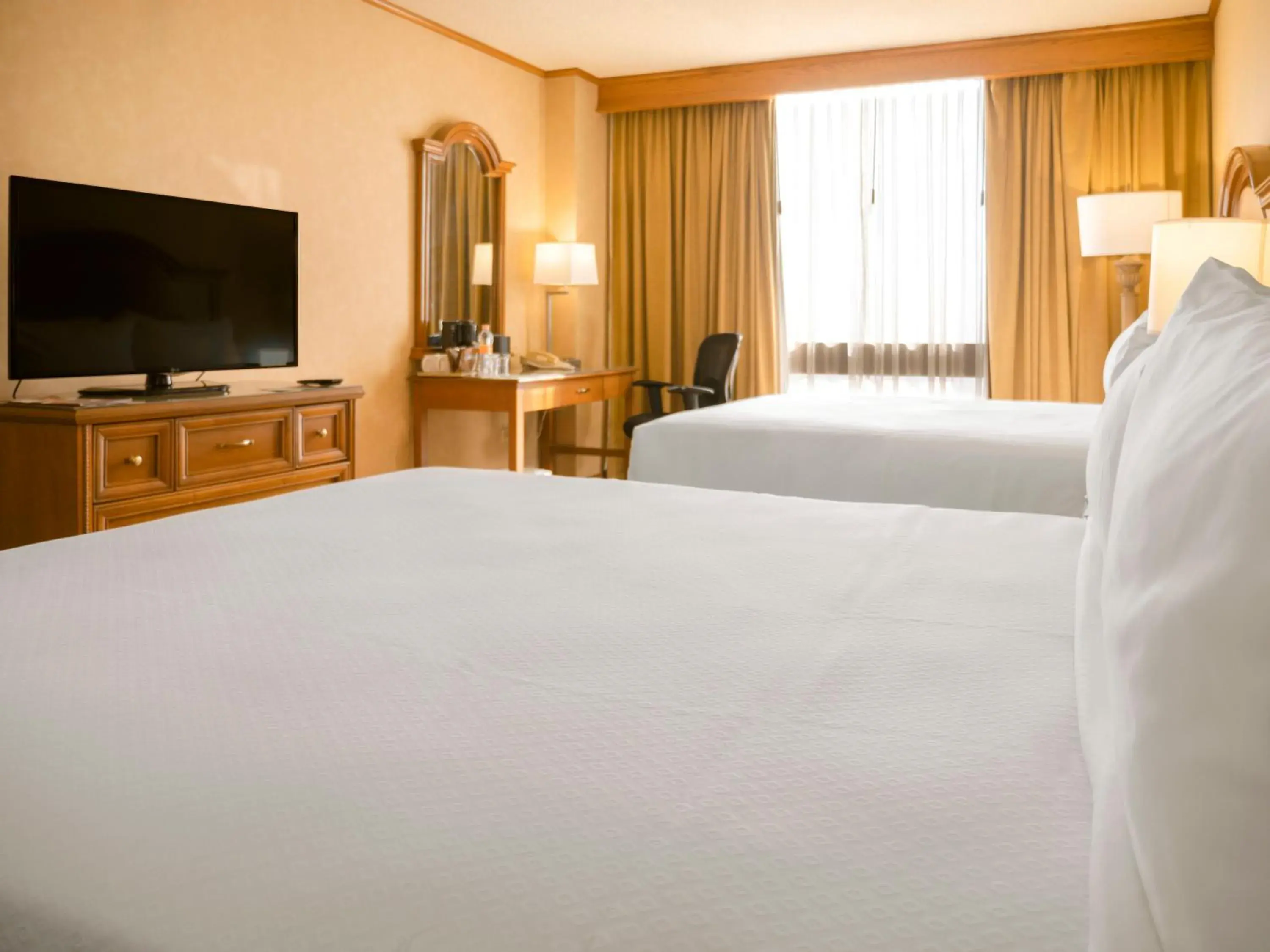 Photo of the whole room, Bed in Crowne Plaza Hotel Monterrey by IHG Photo of the whole room, Bed in Crowne Plaza Hotel Monterrey by IHG