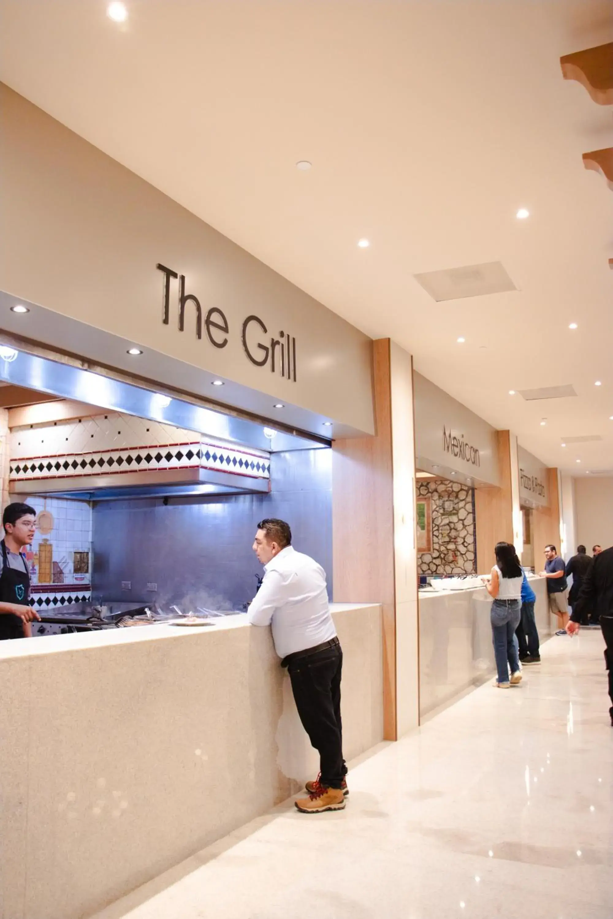 Restaurant/places to eat in Crowne Plaza Hotel Monterrey by IHG Restaurant/places to eat in Crowne Plaza Hotel Monterrey by IHG