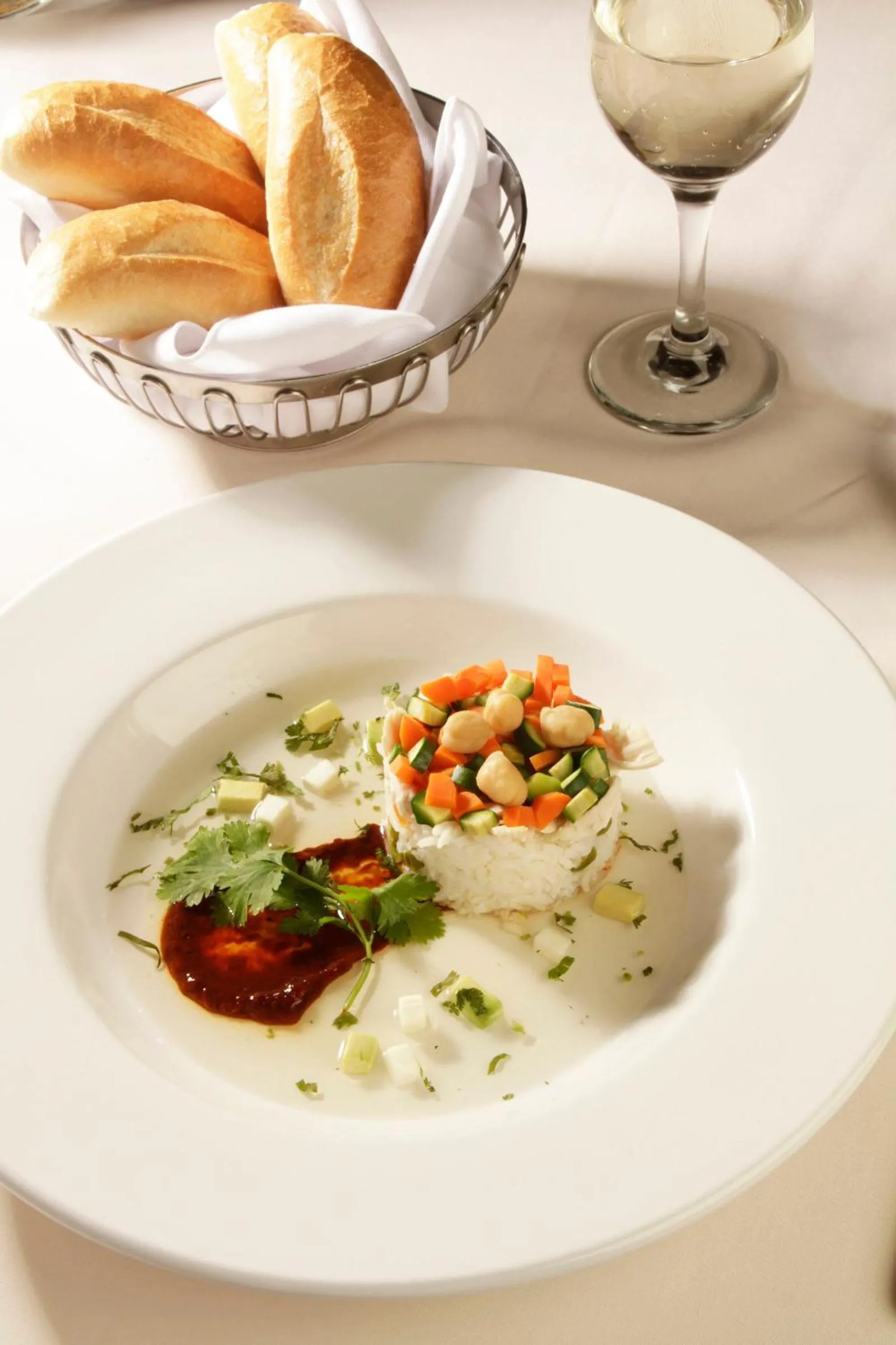 Restaurant/places to eat in Crowne Plaza Hotel Monterrey by IHG