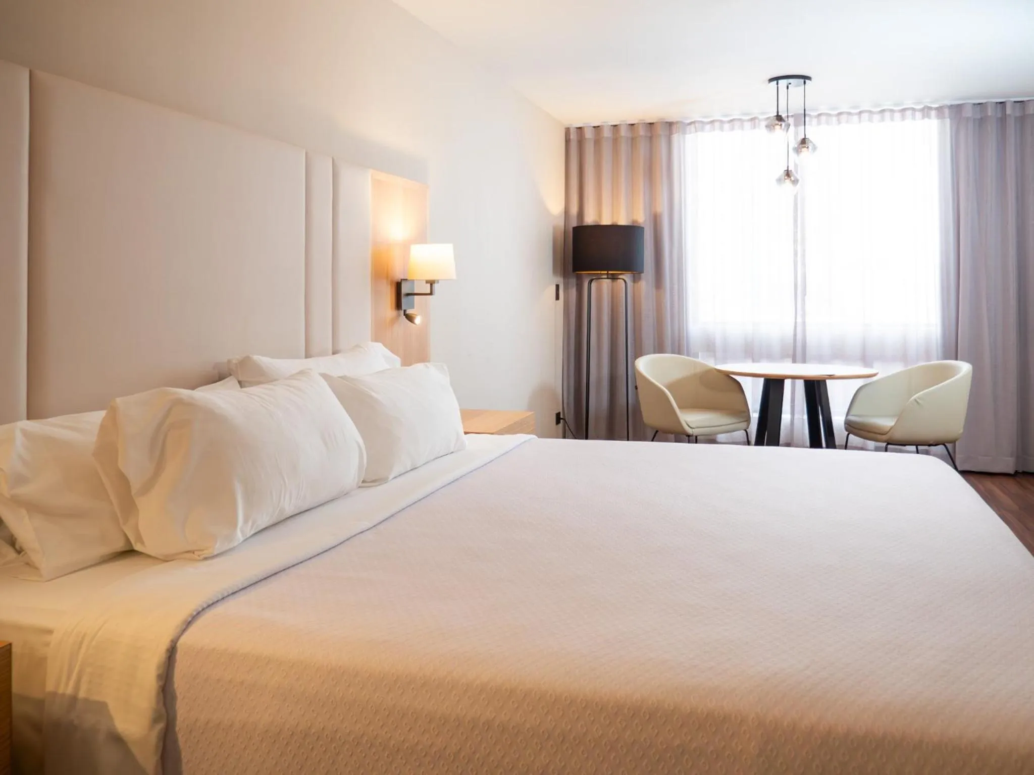 Photo of the whole room, Bed in Crowne Plaza Hotel Monterrey by IHG