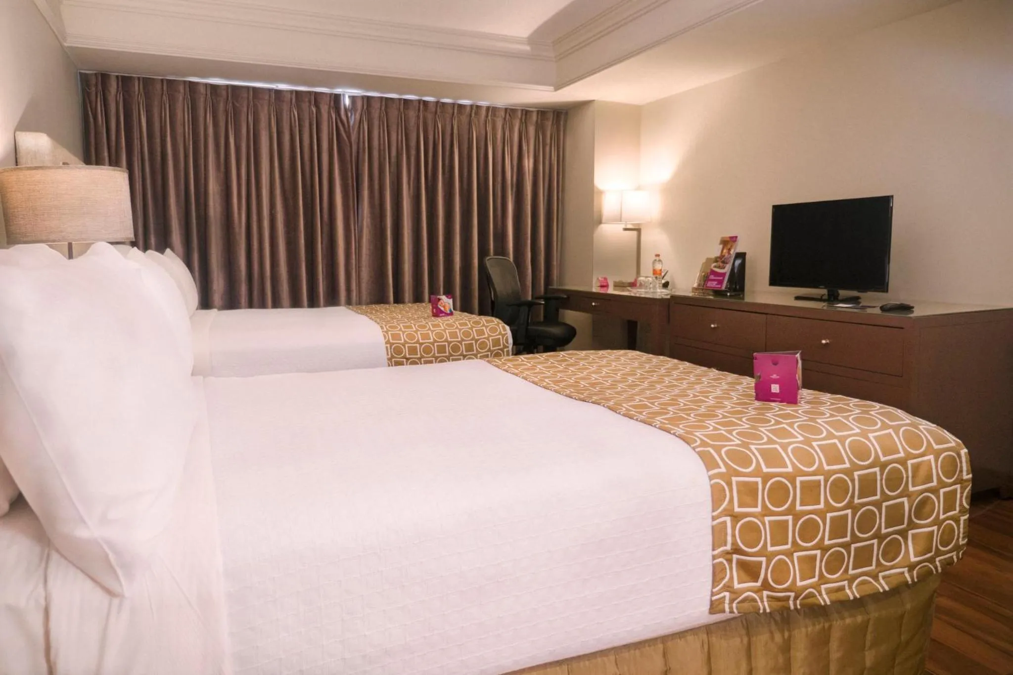 Photo of the whole room, Bed in Crowne Plaza Hotel Monterrey by IHG