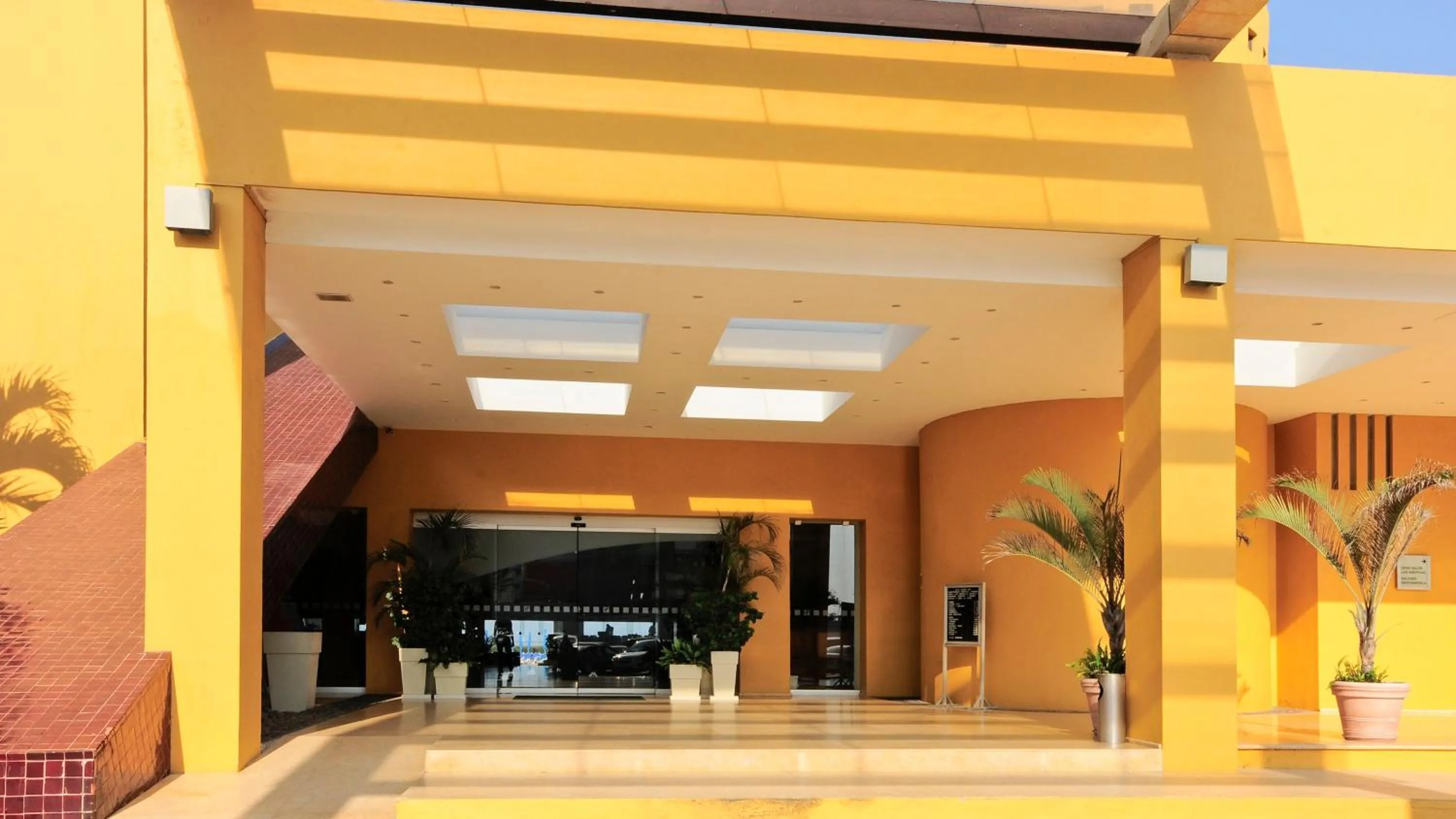 Property building in Holiday Inn Veracruz-Boca Del Rio by IHG