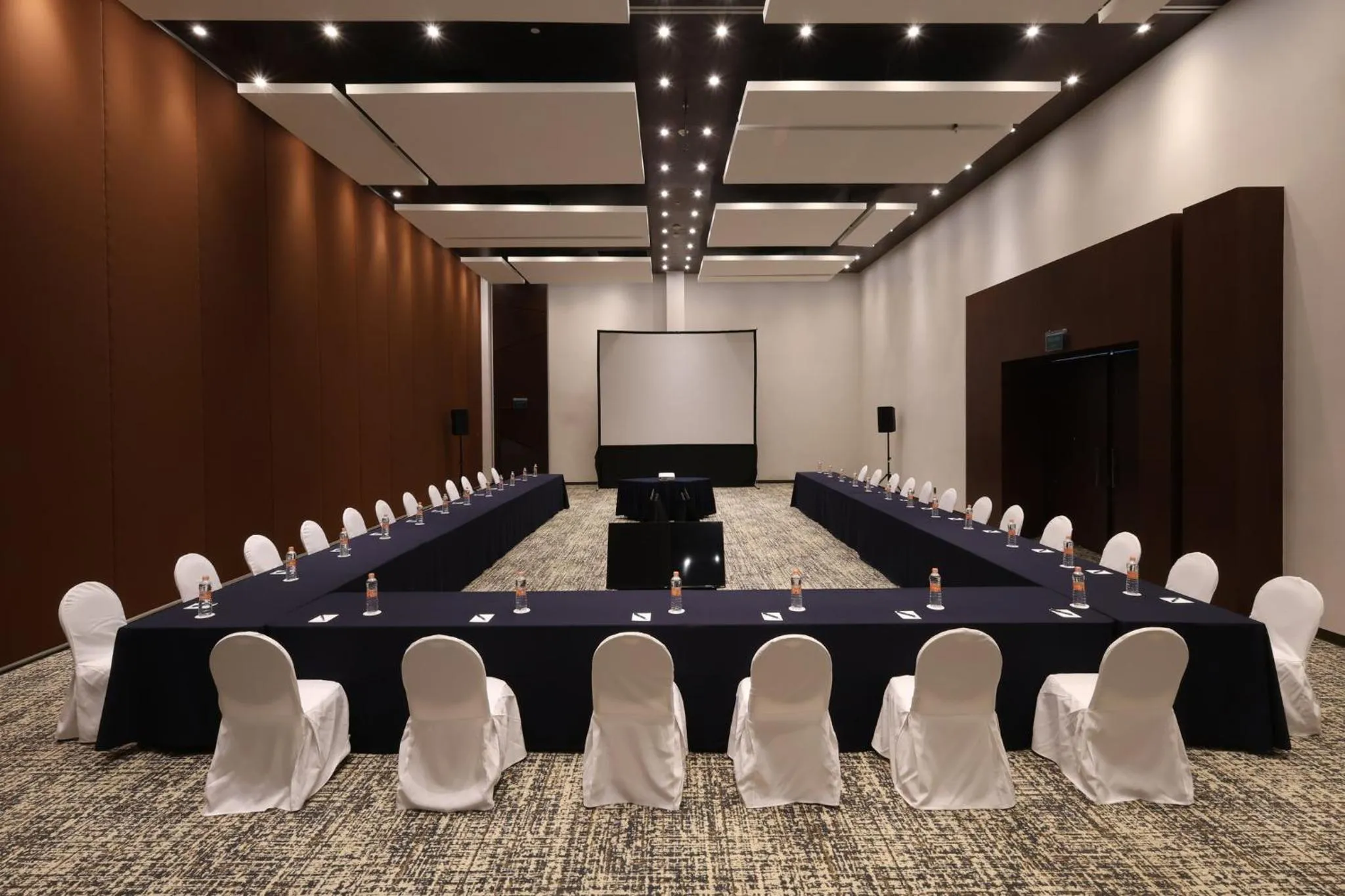 Meeting/conference room in Holiday Inn Veracruz-Boca Del Rio by IHG