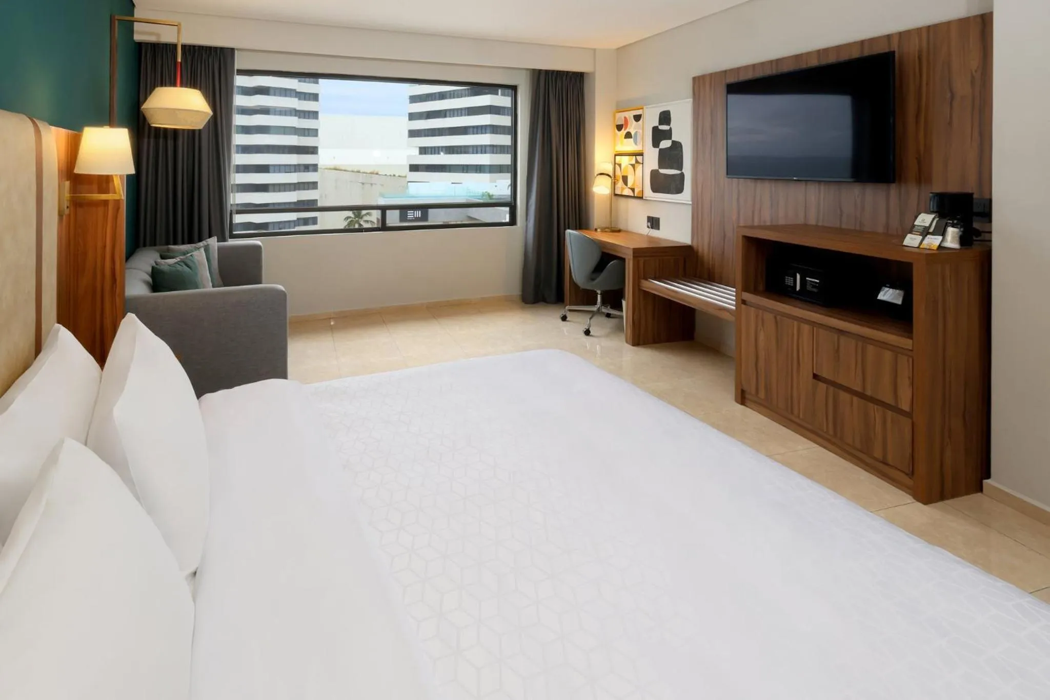 Photo of the whole room, Bed in Holiday Inn Veracruz-Boca Del Rio by IHG