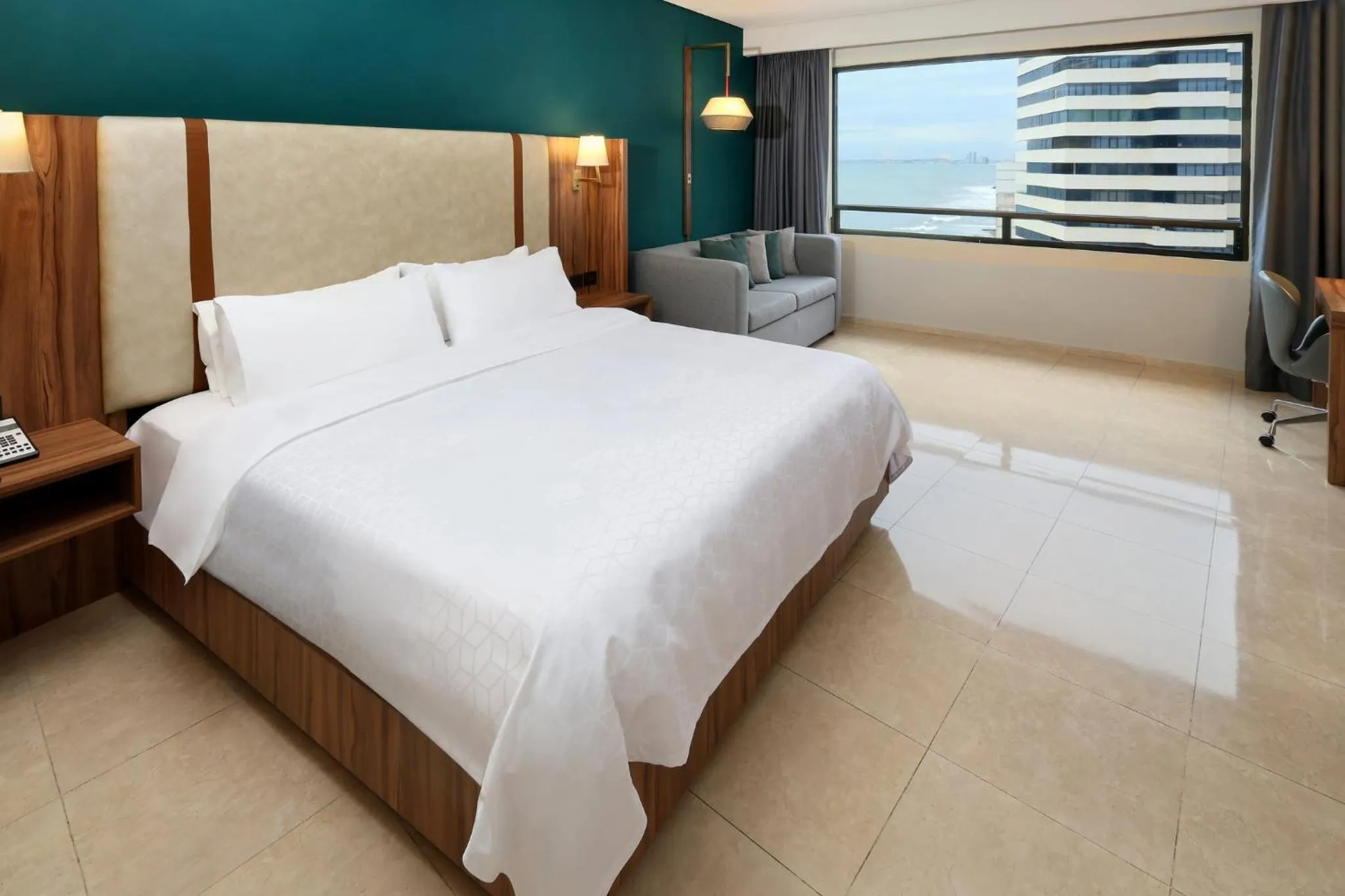 Photo of the whole room, Bed in Holiday Inn Veracruz-Boca Del Rio by IHG