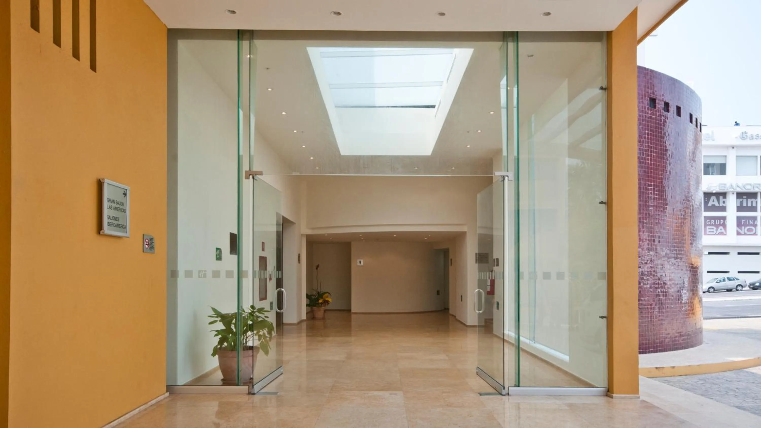 Restaurant/places to eat in Holiday Inn Veracruz-Boca Del Rio by IHG