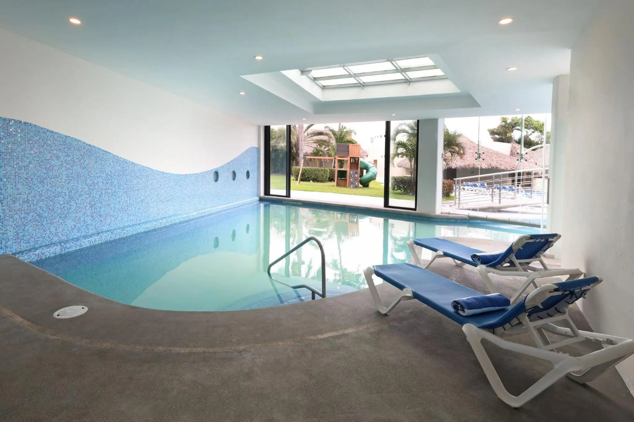 Swimming pool in Holiday Inn Veracruz-Boca Del Rio by IHG