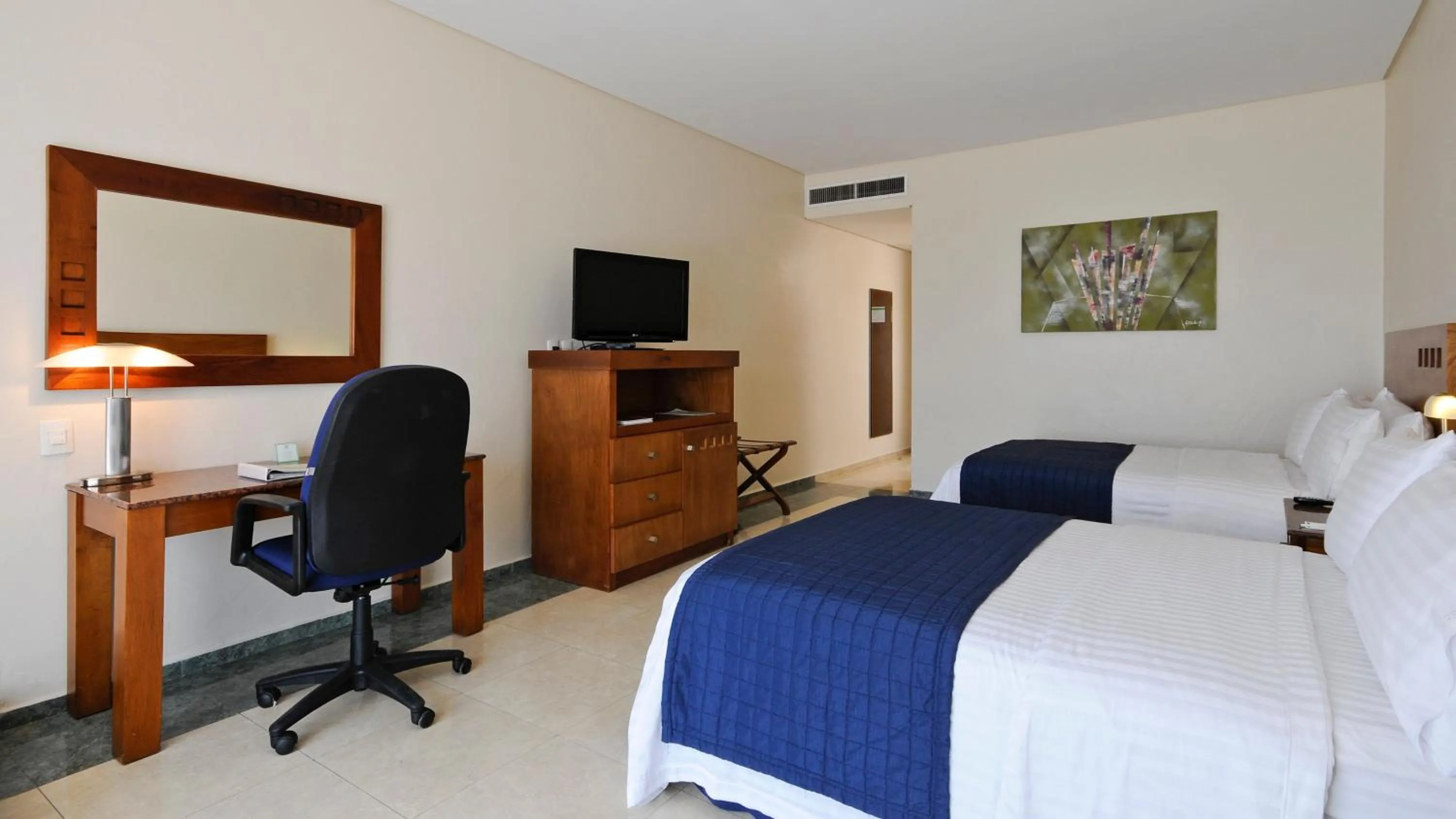 Photo of the whole room, Bed in Holiday Inn Veracruz-Boca Del Rio by IHG