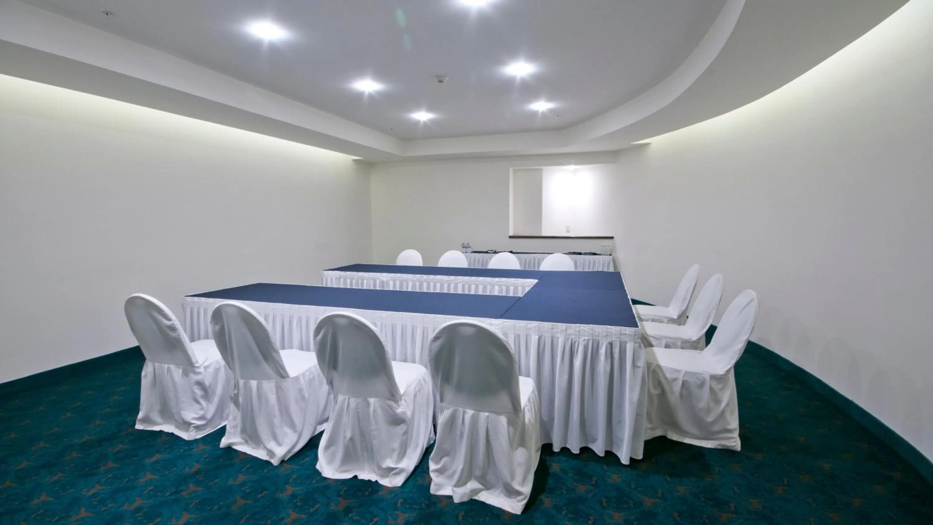Meeting/conference room in Holiday Inn Veracruz-Boca Del Rio by IHG