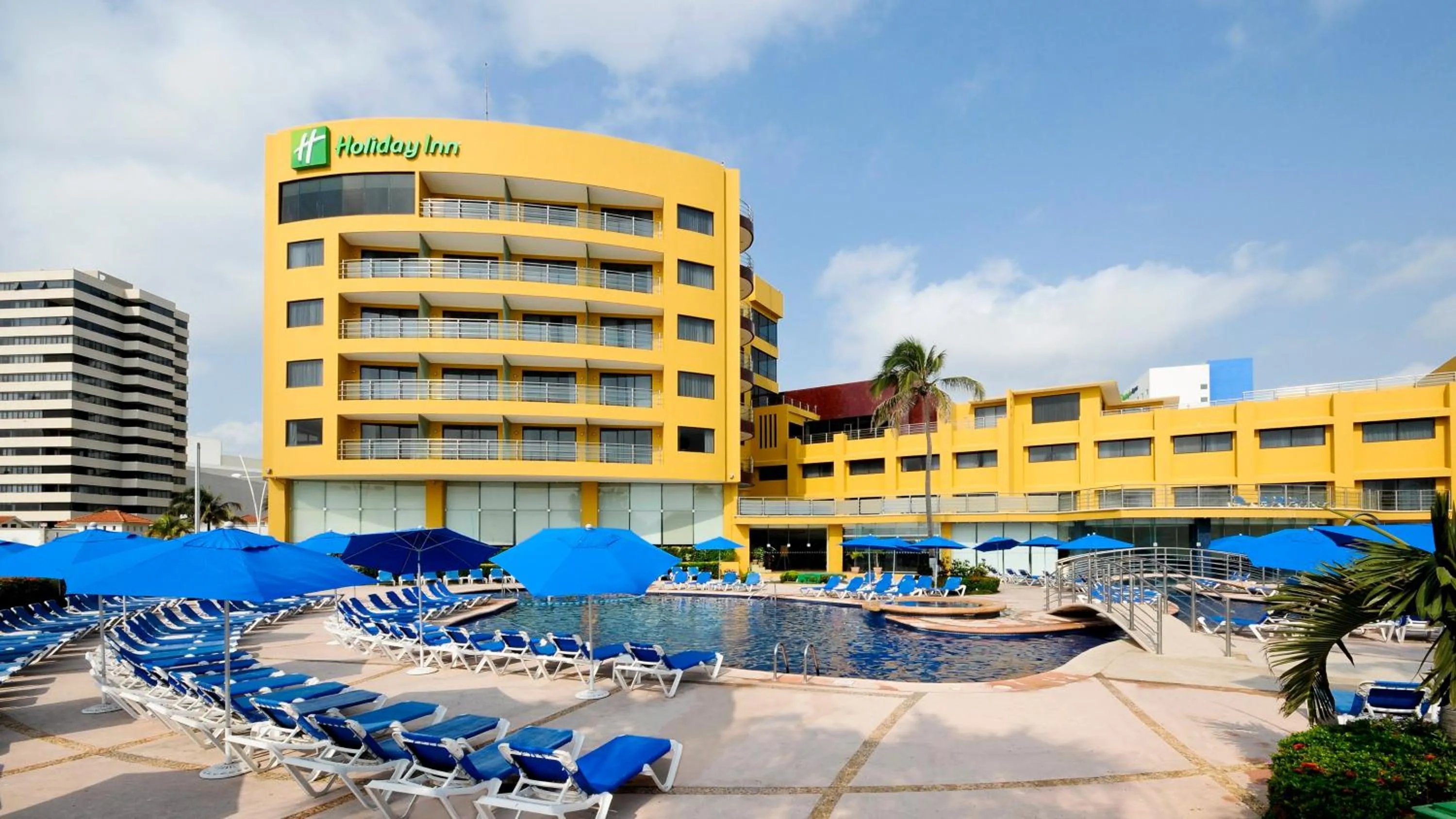 Property building in Holiday Inn Veracruz-Boca Del Rio by IHG