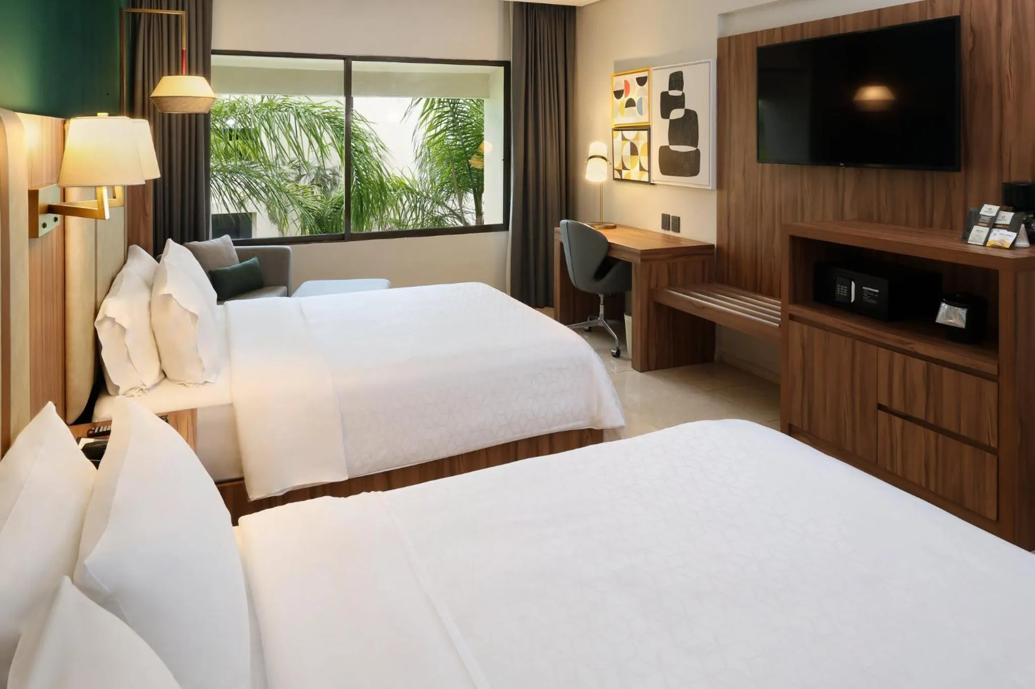 Photo of the whole room, Bed in Holiday Inn Veracruz-Boca Del Rio by IHG