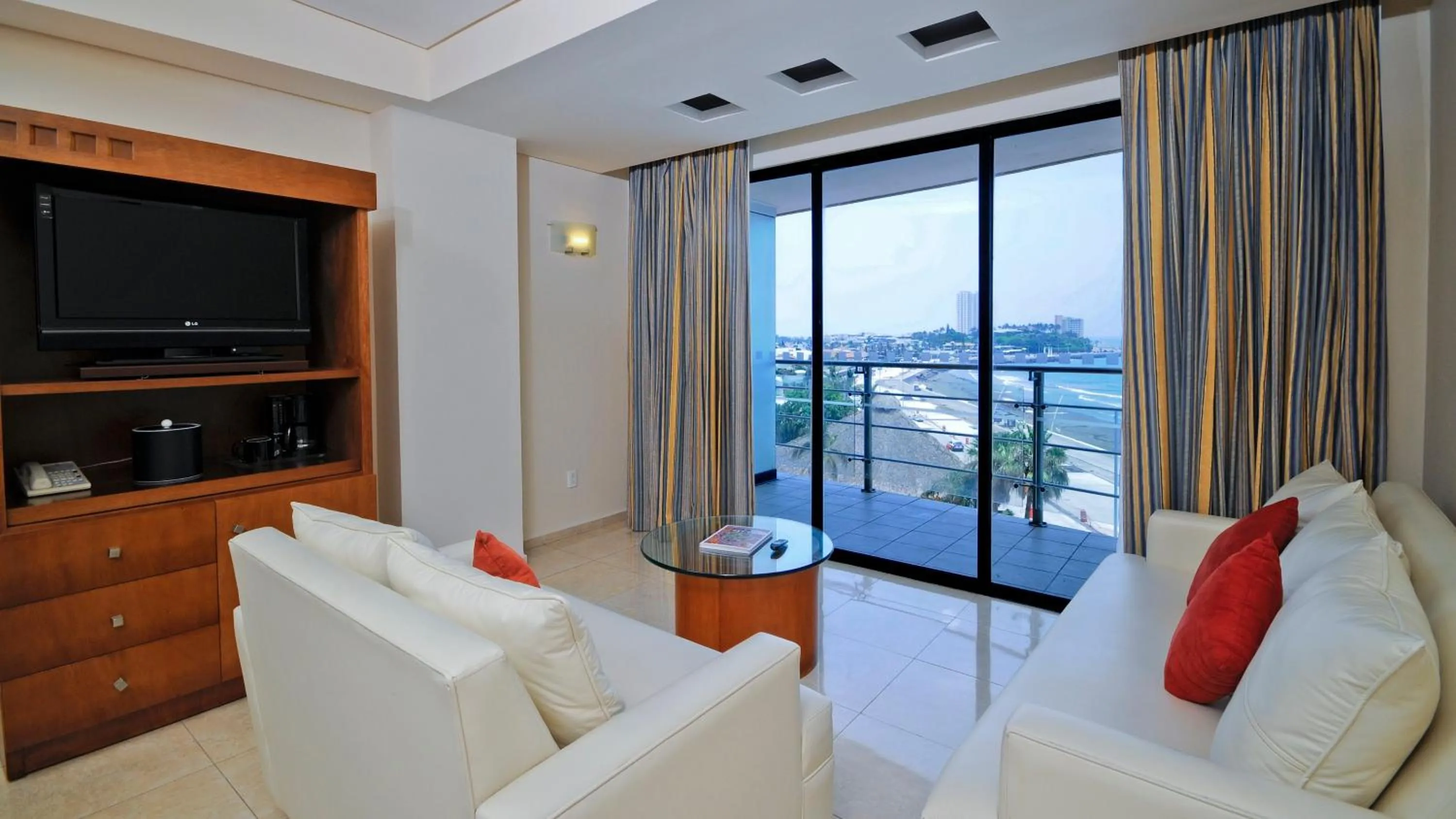 Photo of the whole room in Holiday Inn Veracruz-Boca Del Rio by IHG