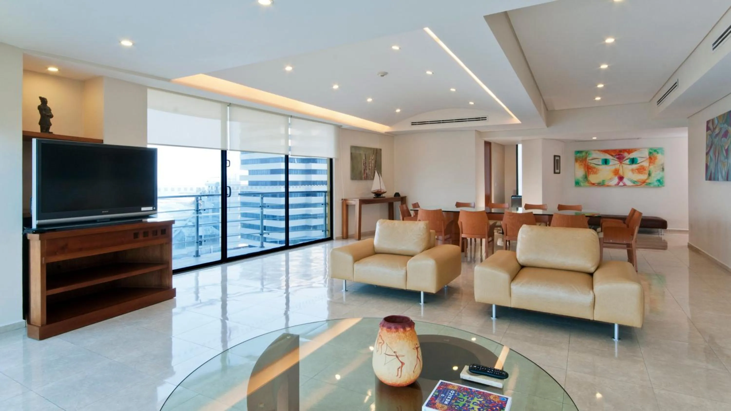 Photo of the whole room in Holiday Inn Veracruz-Boca Del Rio by IHG