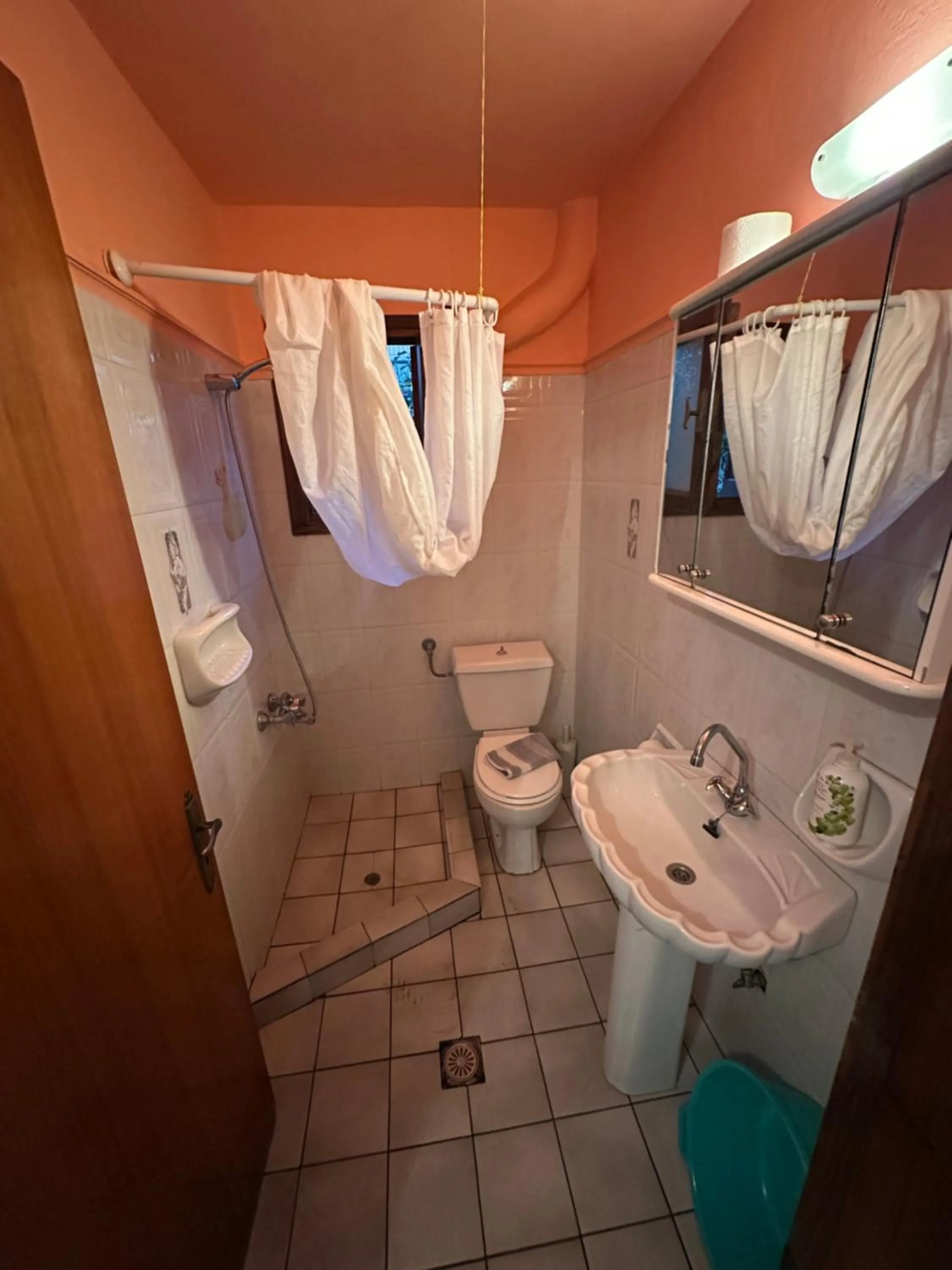 Bathroom in Joanna Rooms