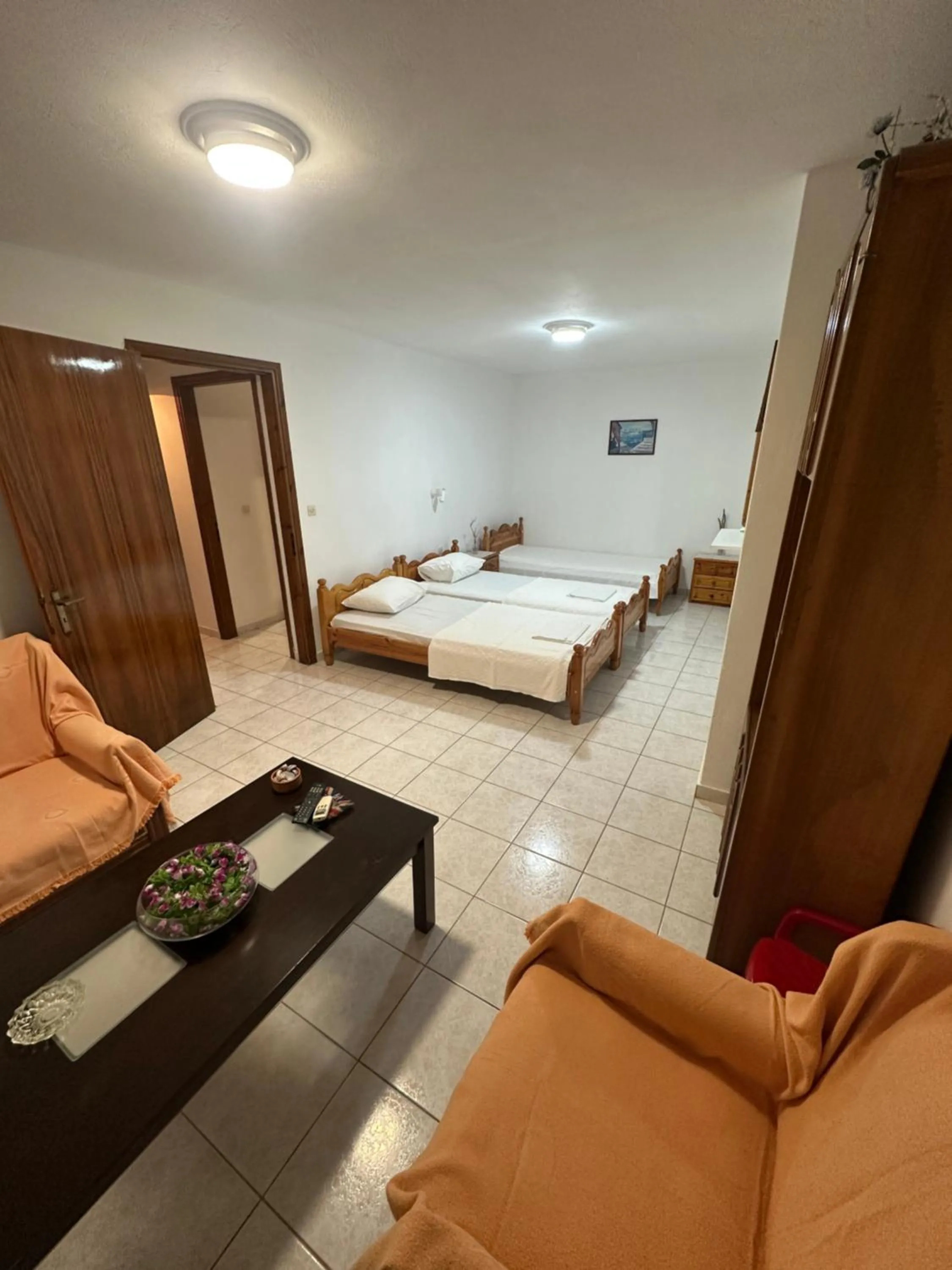 Living room, Bed in Joanna Rooms