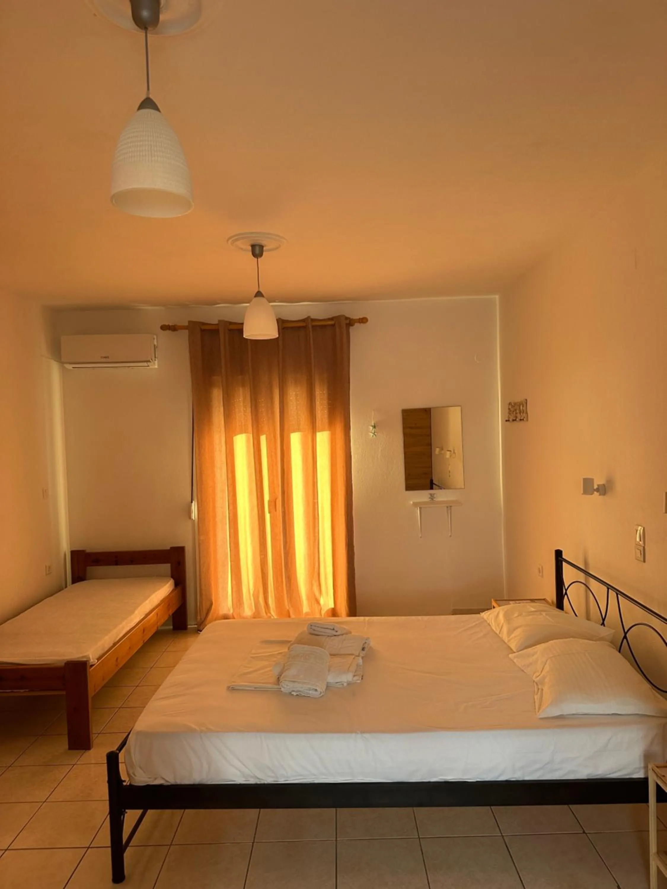 Bedroom, Bed in Joanna Rooms