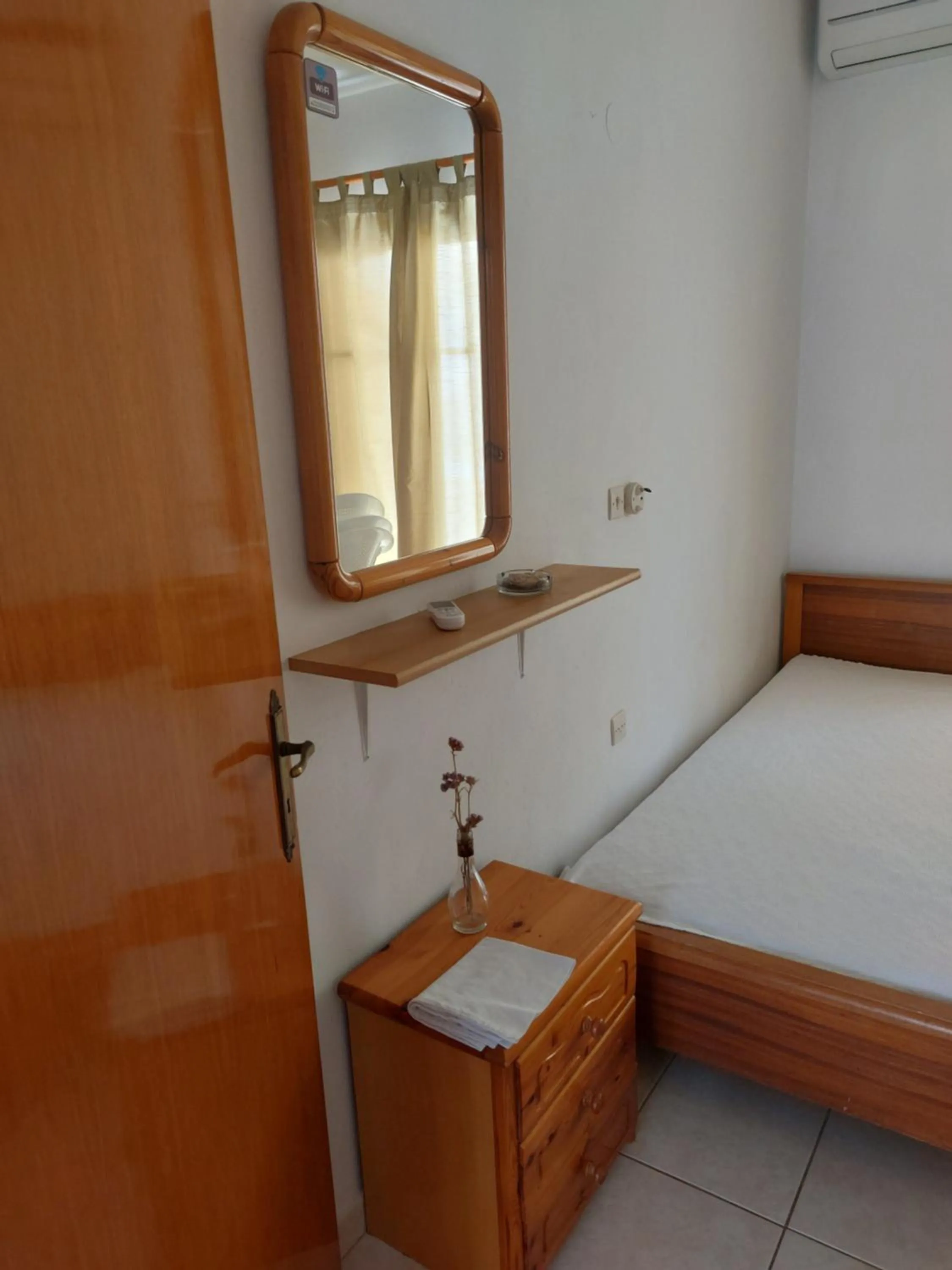 Bedroom, Bed in Joanna Rooms