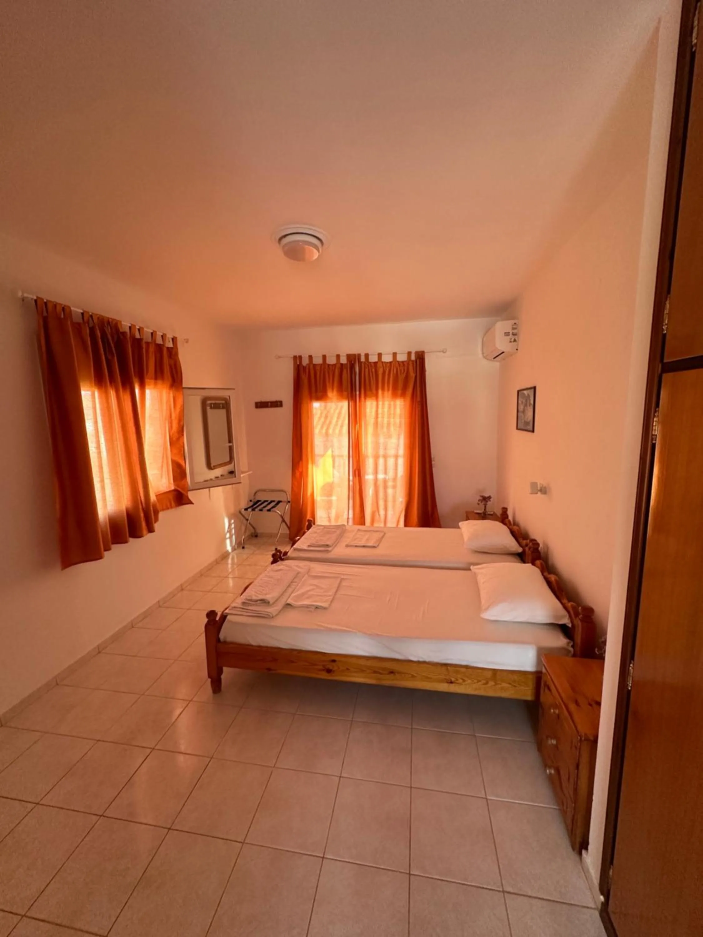 Photo of the whole room, Bed in Joanna Rooms