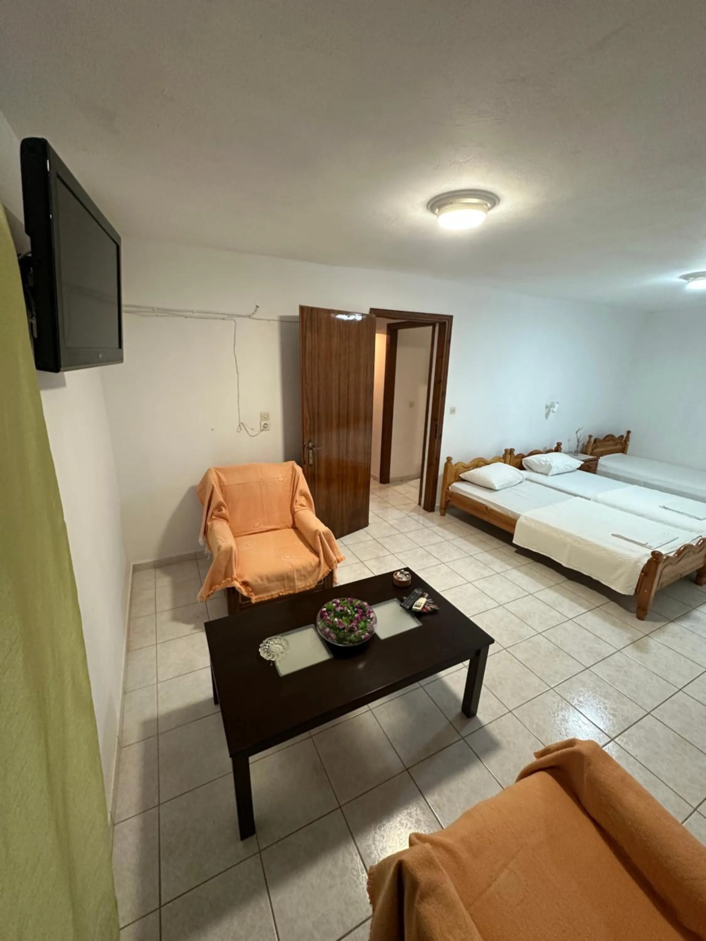 Living room, Bed in Joanna Rooms