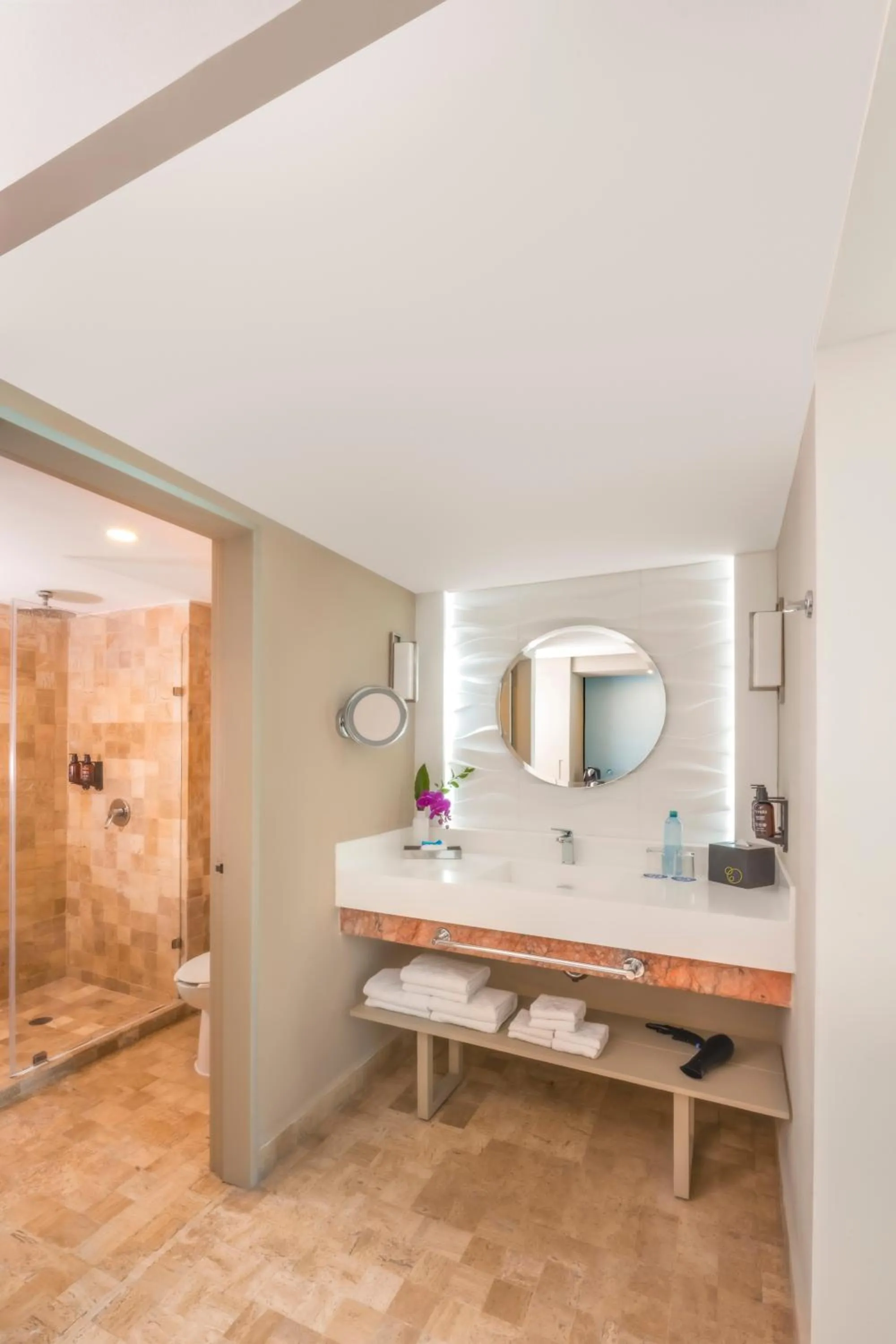 Shower in Krystal Grand Cancun All Inclusive