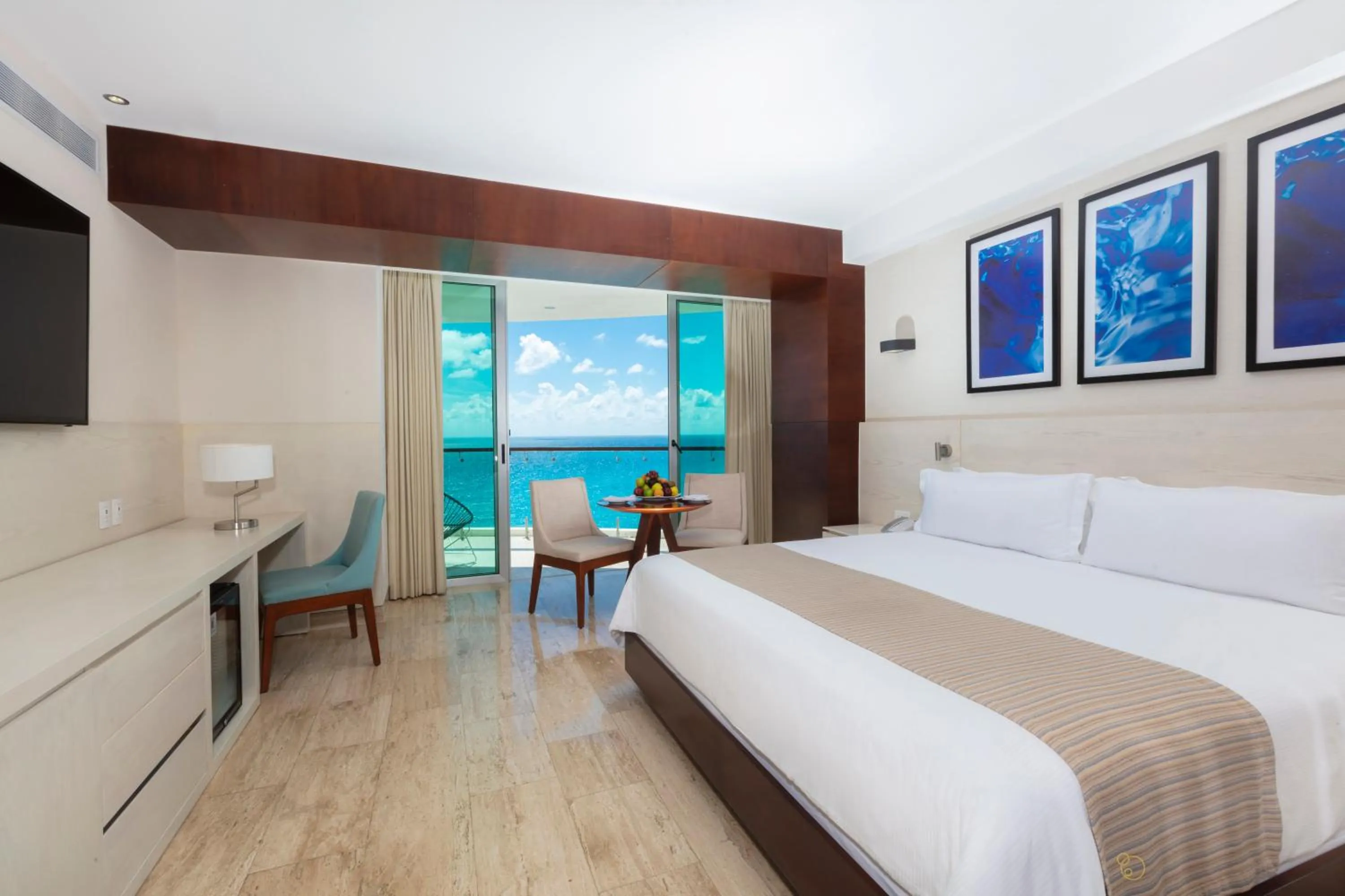 Bed in Krystal Grand Cancun All Inclusive