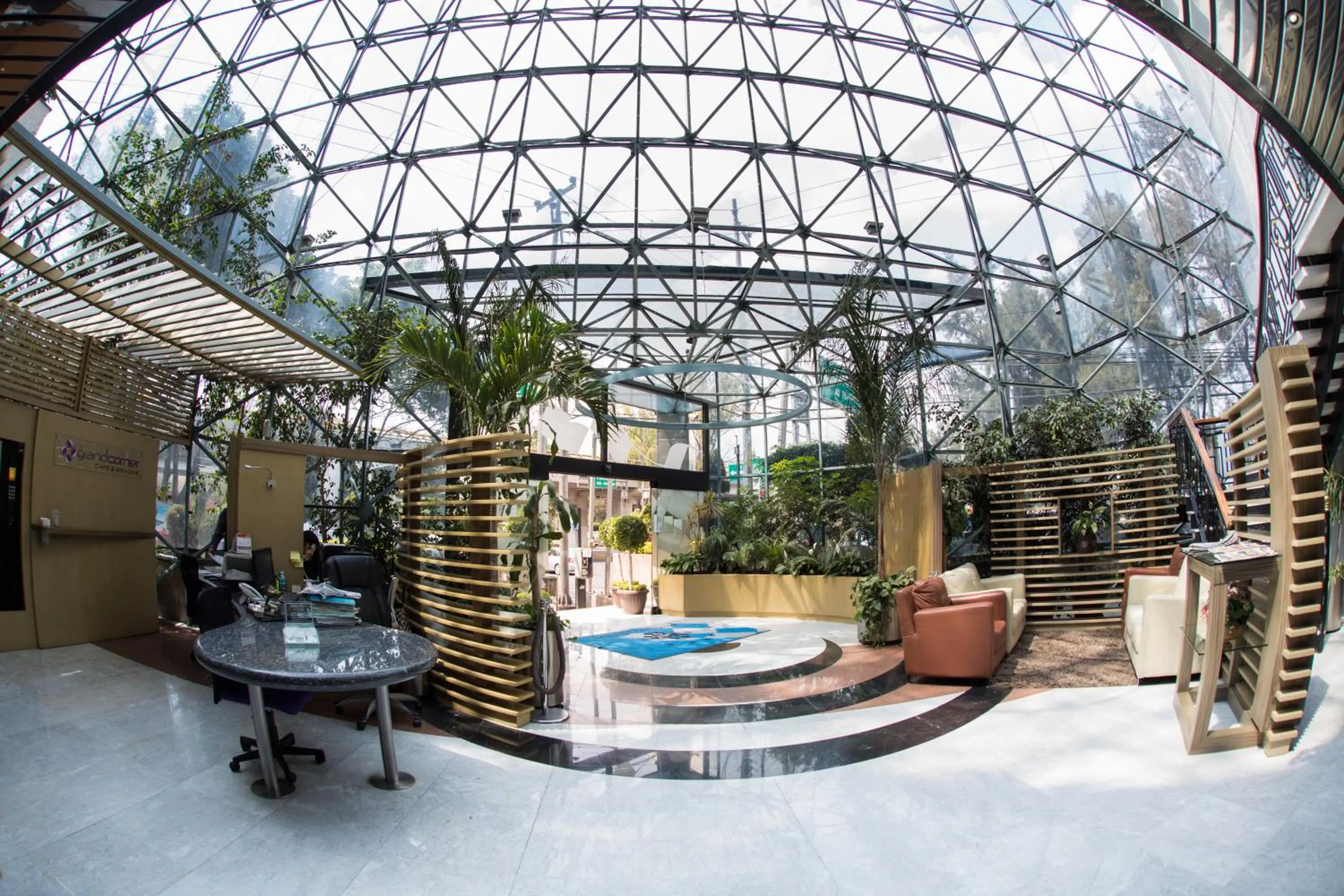 Lobby or reception in WeEnjoy Hotels Grand Prix Aeropuerto CDMX