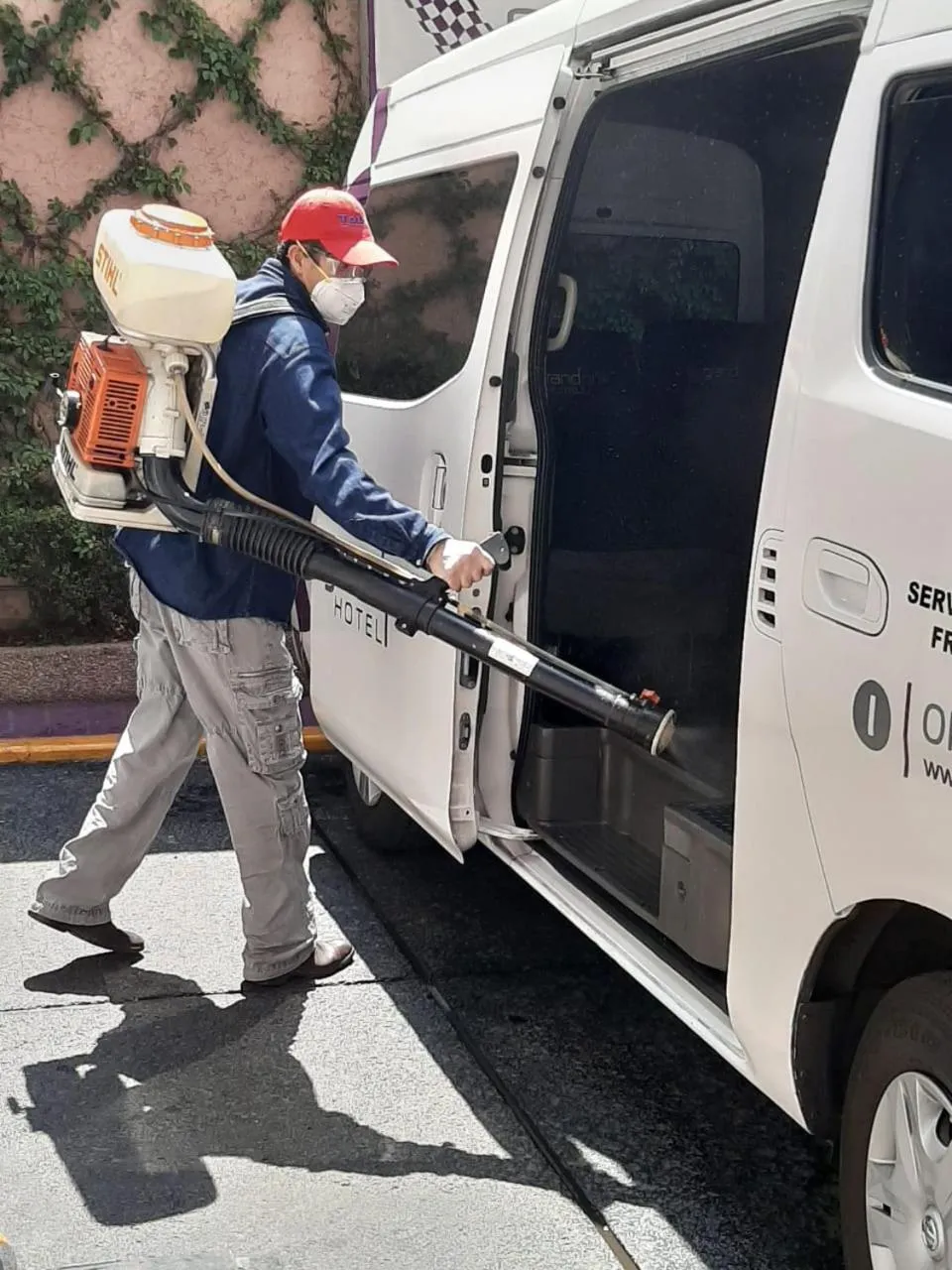 Staff in WeEnjoy Hotels Grand Prix Aeropuerto CDMX