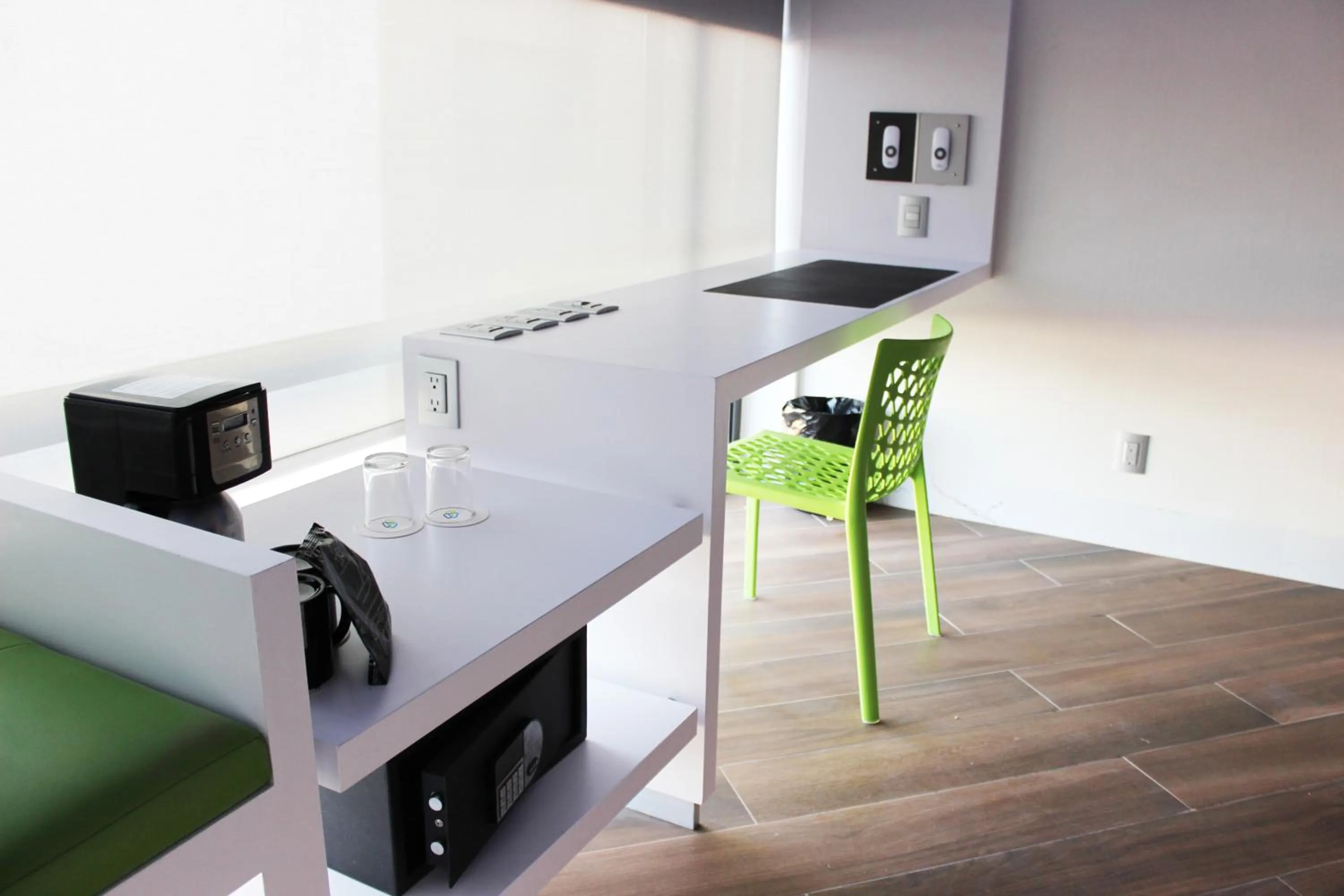 Seating area in WeEnjoy Hotels Grand Prix Aeropuerto CDMX