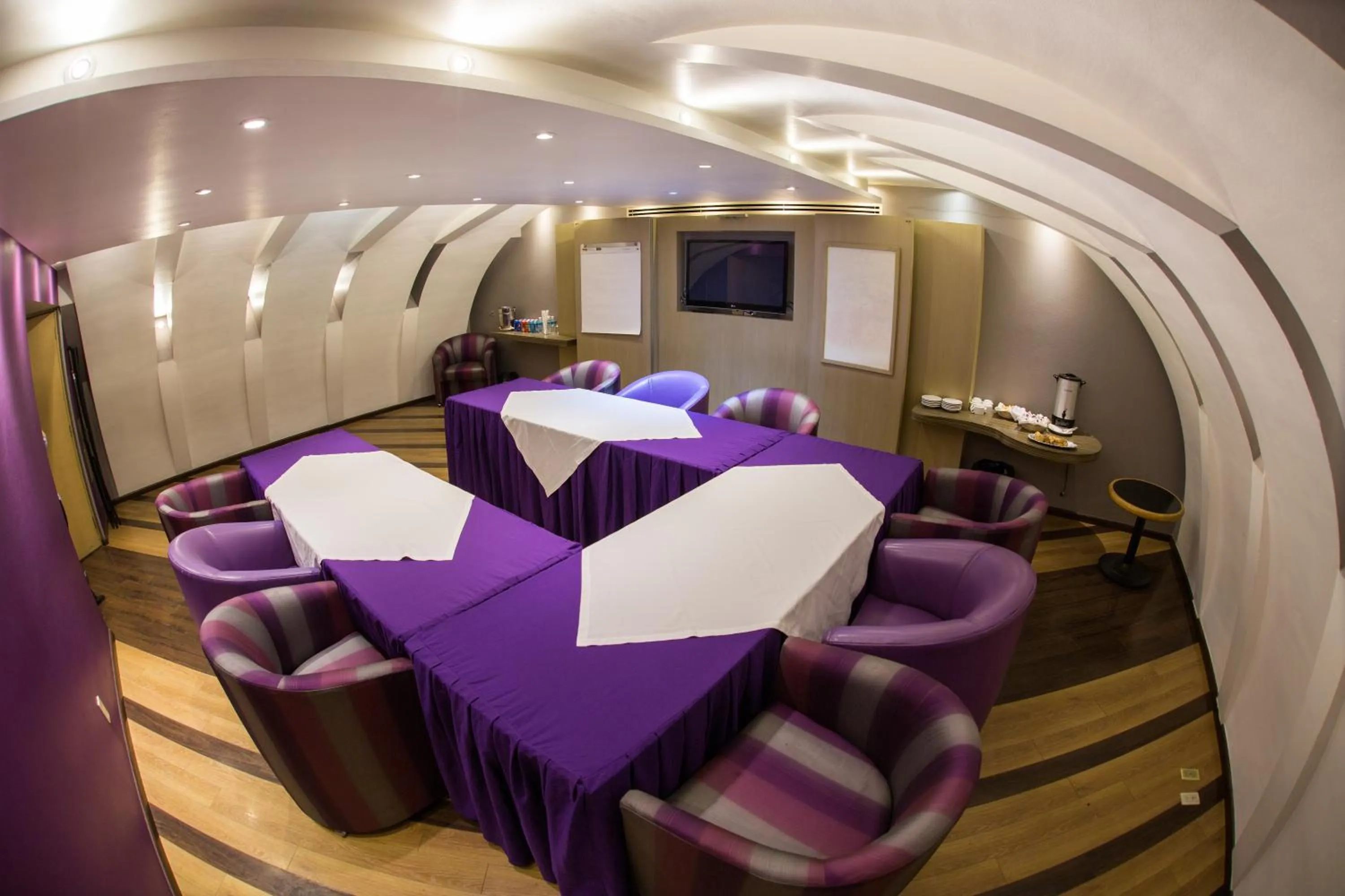 Meeting/conference room in WeEnjoy Hotels Grand Prix Aeropuerto CDMX