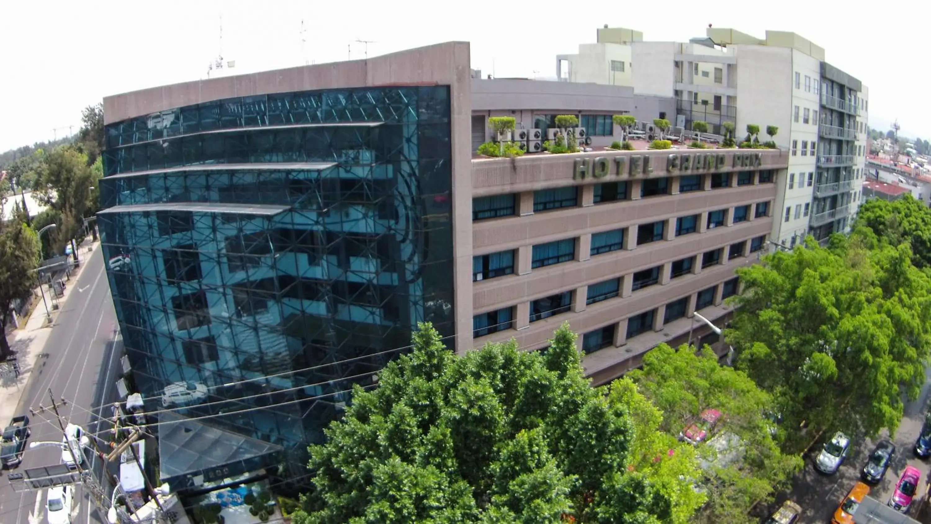 Facade/entrance in WeEnjoy Hotels Grand Prix Aeropuerto CDMX Facade/entrance in WeEnjoy Hotels Grand Prix Aeropuerto CDMX