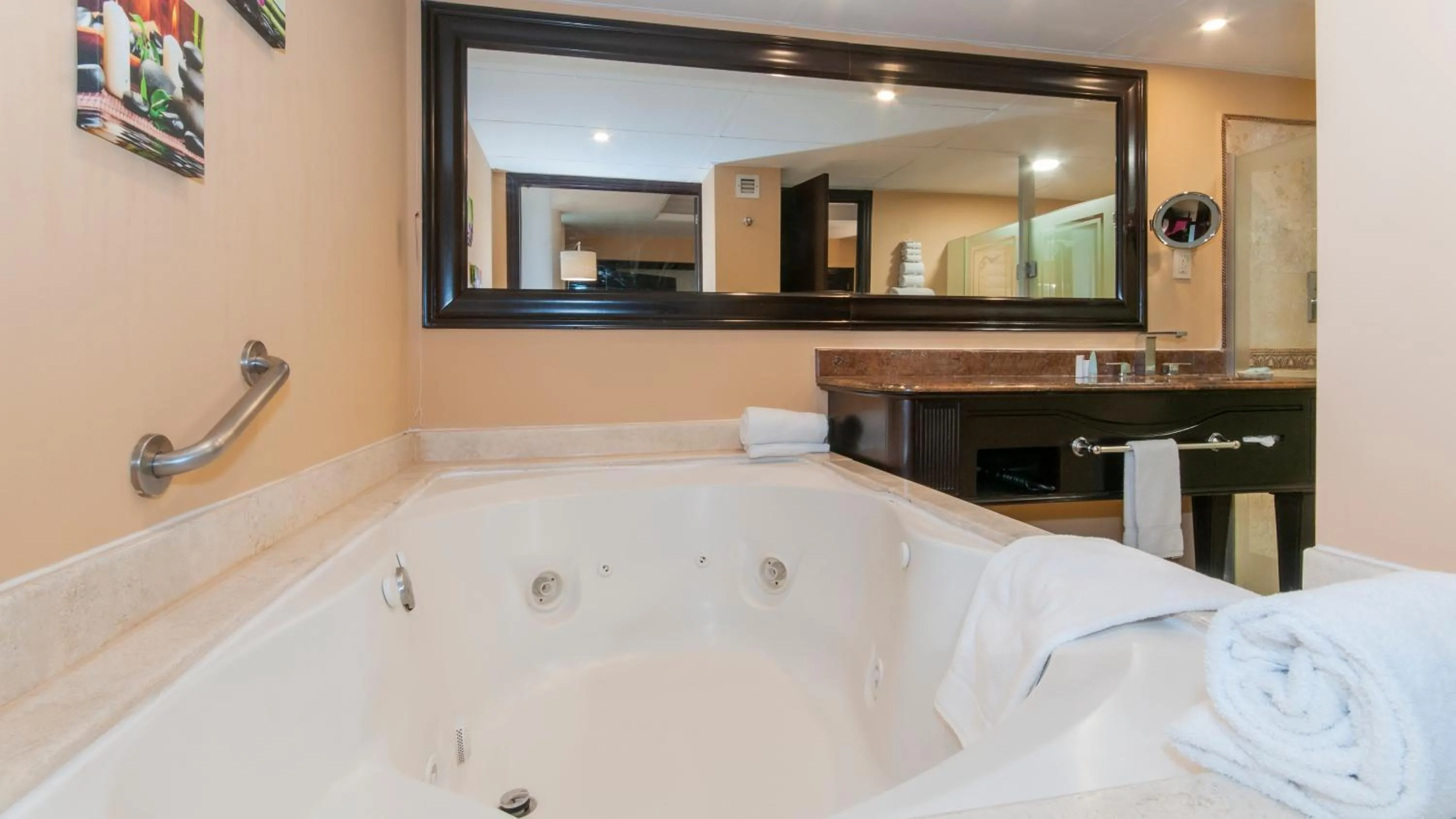 Bath in BelAir Unique a Wyndham Hotel