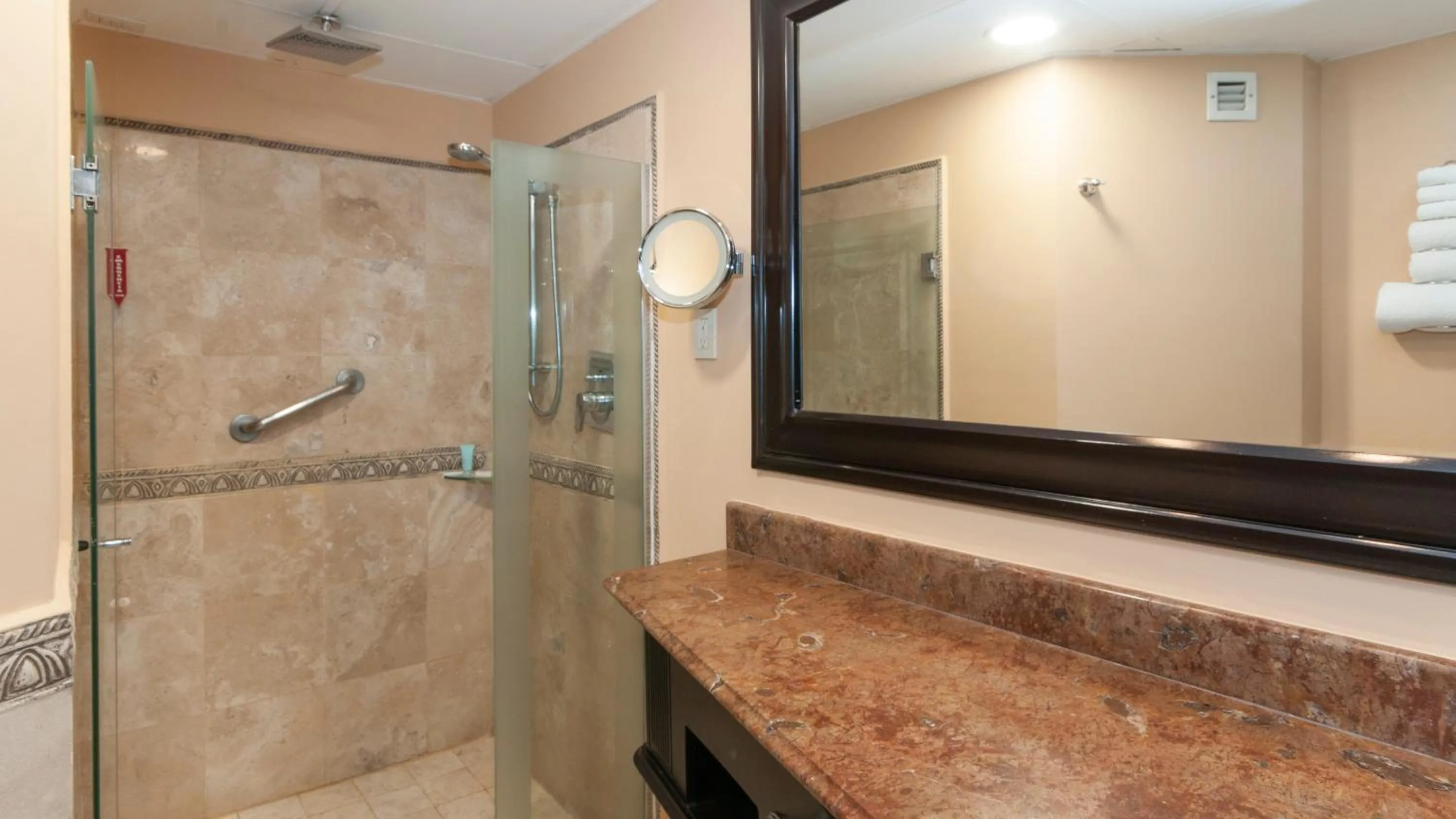 Toilet in BelAir Unique a Wyndham Hotel