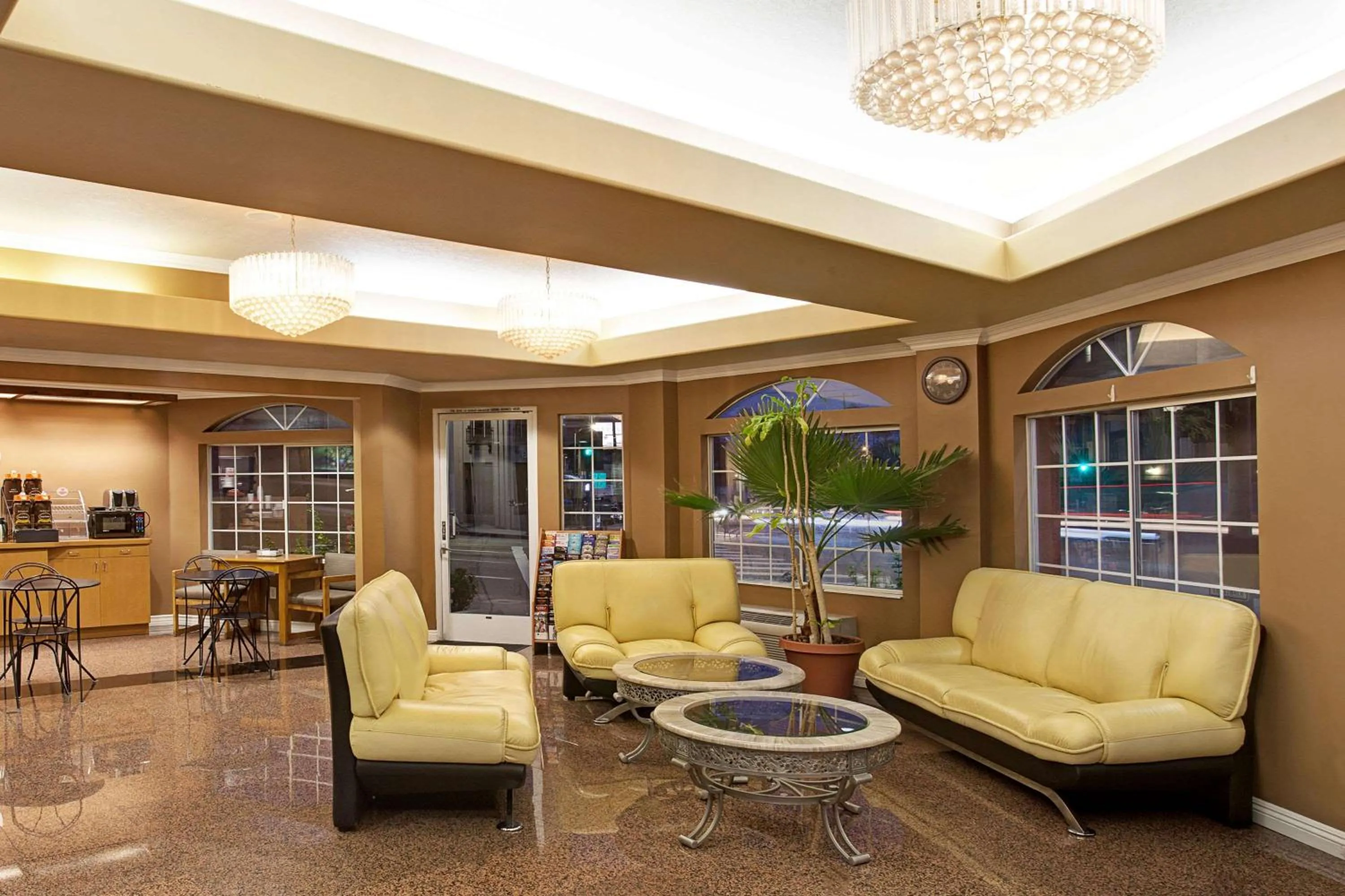 Lobby or reception in Super 8 by Wyndham Los Angeles Downtown