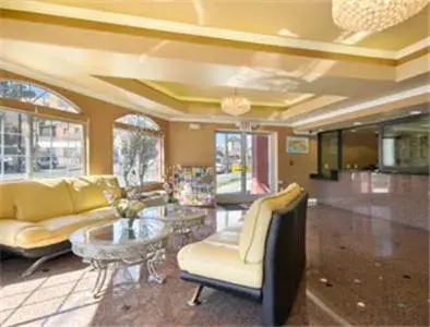 Lobby or reception in Super 8 by Wyndham Los Angeles Downtown Lobby or reception in Super 8 by Wyndham Los Angeles Downtown