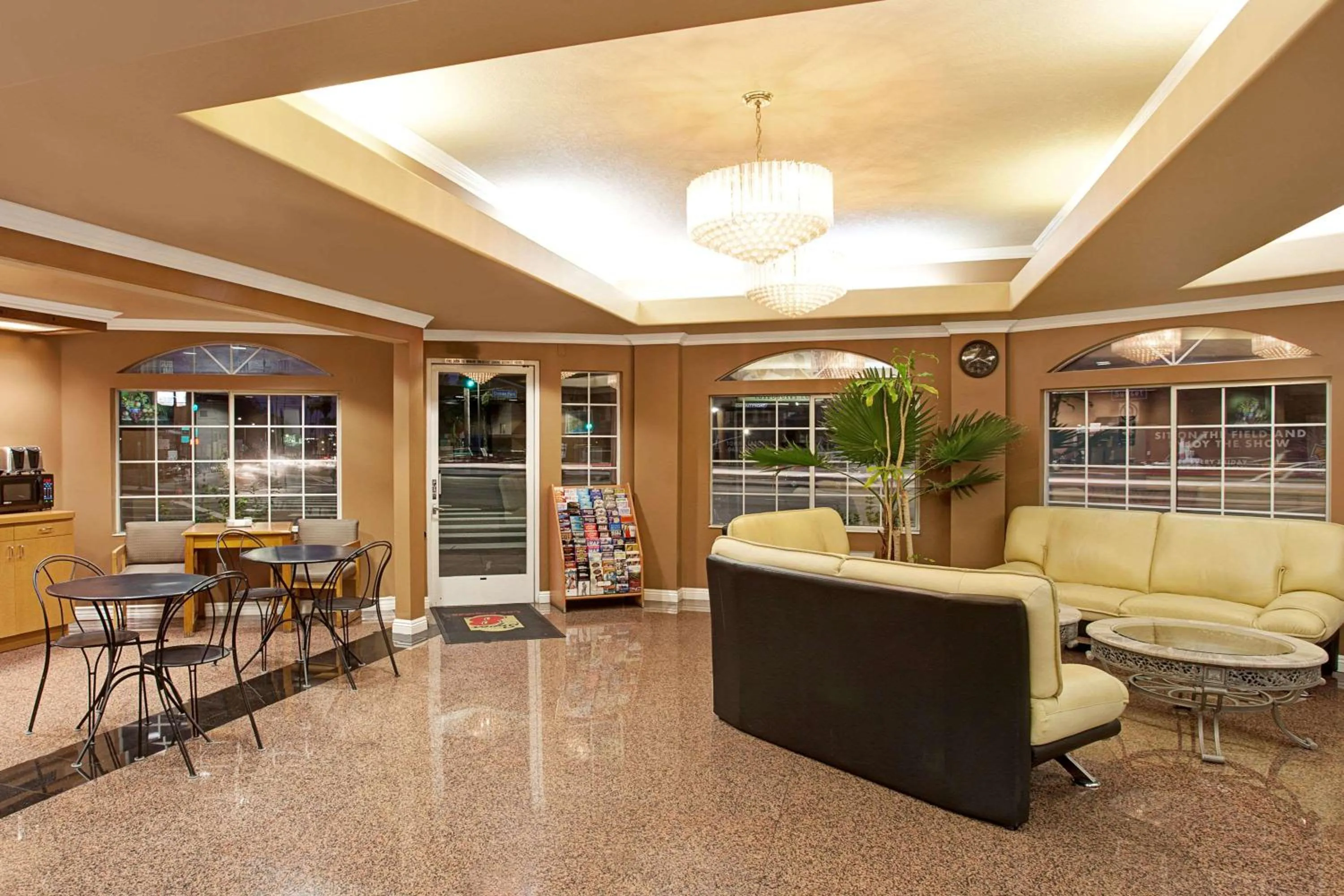 Lobby or reception in Super 8 by Wyndham Los Angeles Downtown